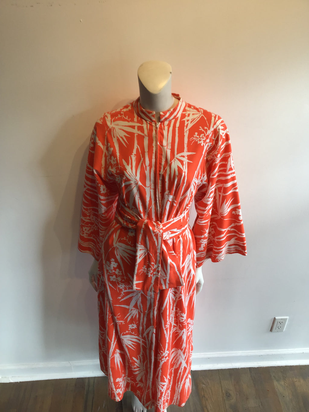 1960s Bergdorf Orange and White Caftan Size Up to 12