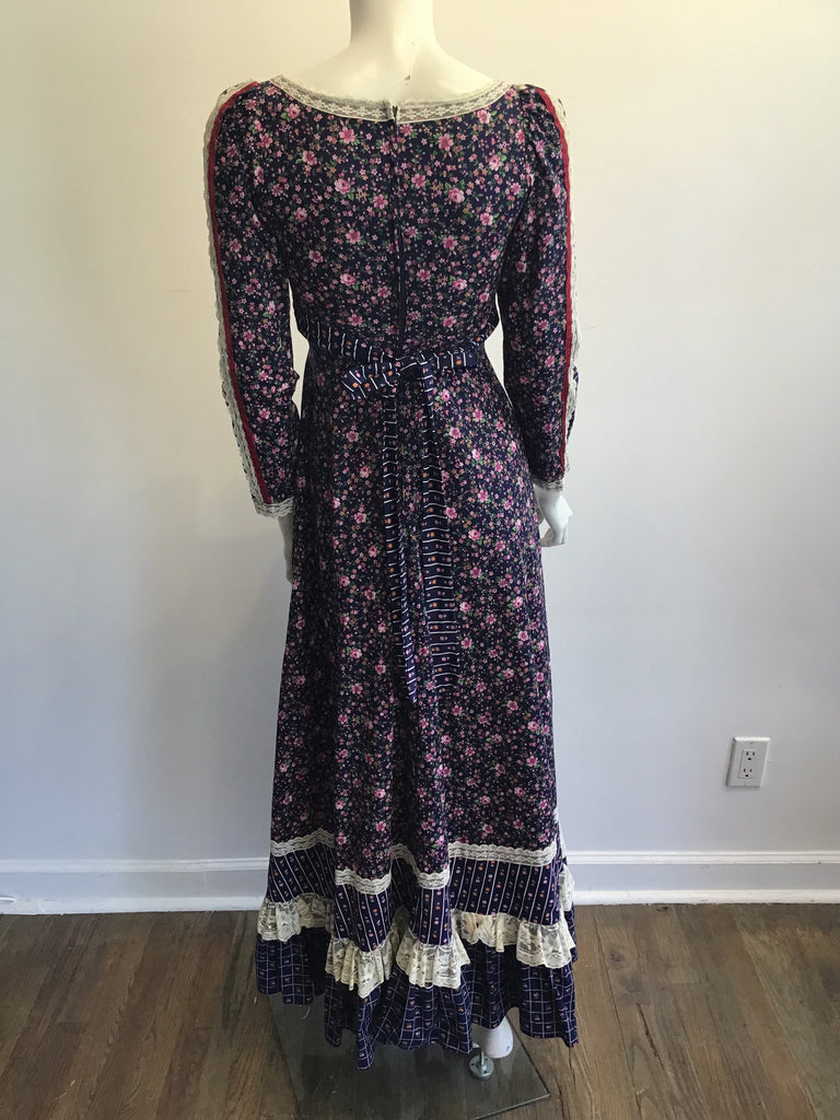 1970s Gunne Sax Blue and Pink Floral Cotton Prairie Dress Size 4