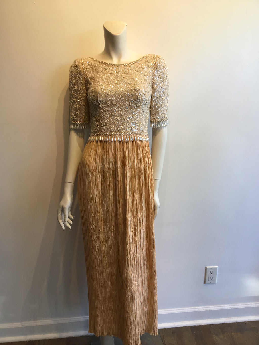 1980’s Mary McFaddenlike  Mario Synthetic Pleated Evening Dress Size 4