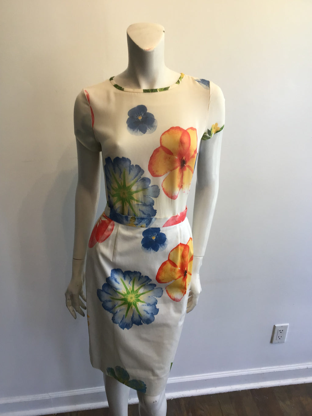 1990’s Louis Féraud 2 piece  Cream Floral Silk Ensemble Size 4