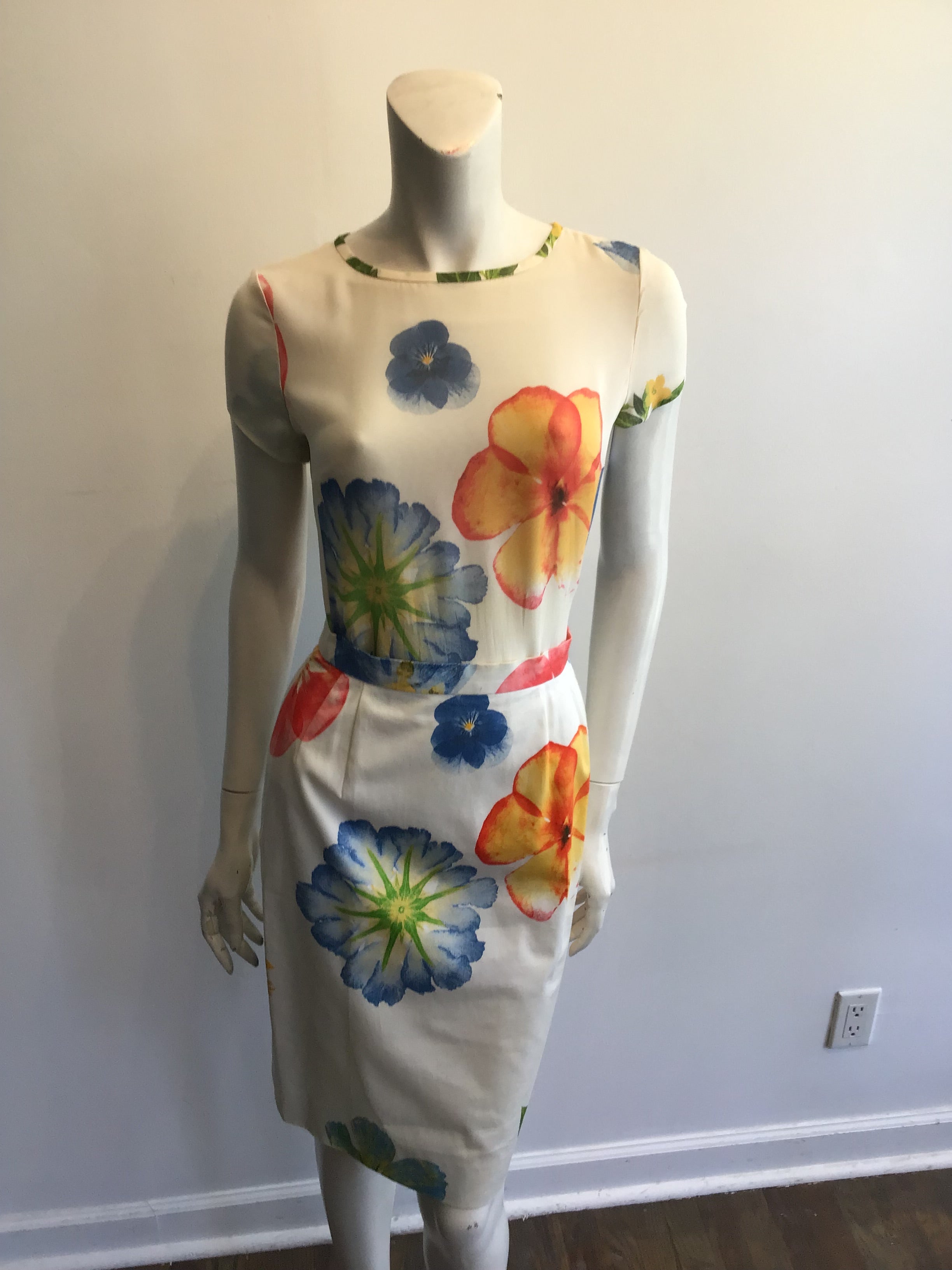 1990’s Louis Féraud 2 piece  Cream Floral Silk Ensemble Size 4