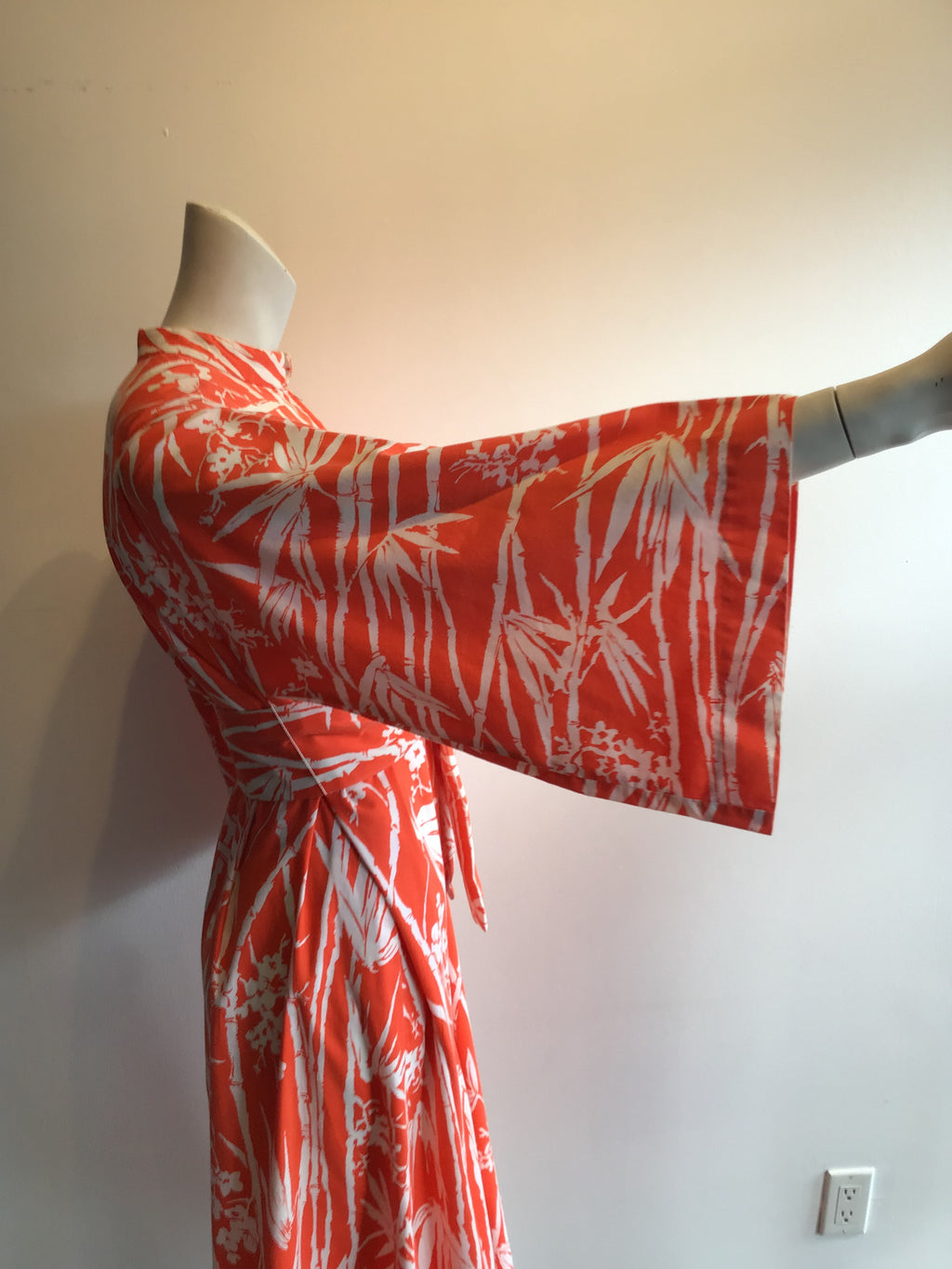 1960s Bergdorf Orange and White Caftan Size Up to 12