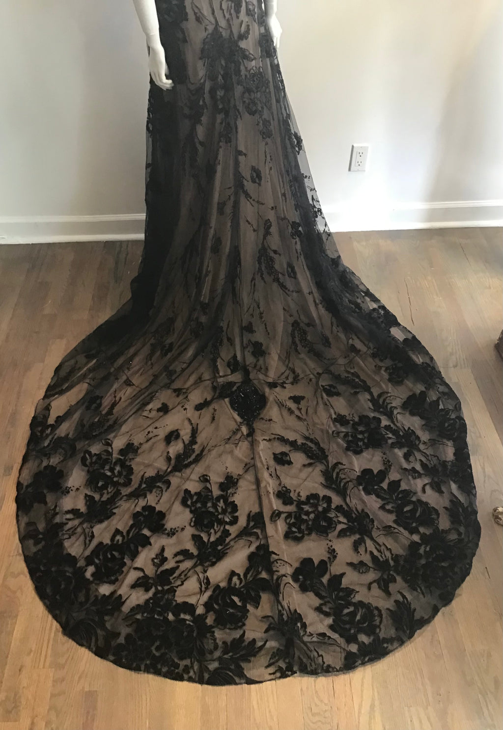 1990s Bagley Mischka Black/beige  Beaded Evening Gown with Train-10/12