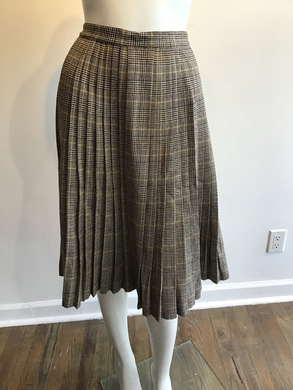 1960’s Wool Plaid Kilt Skirt Size 8