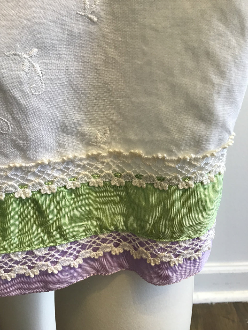 1970’s White Cotton Mary O’Donnell Embroidered Day Dress Size 4