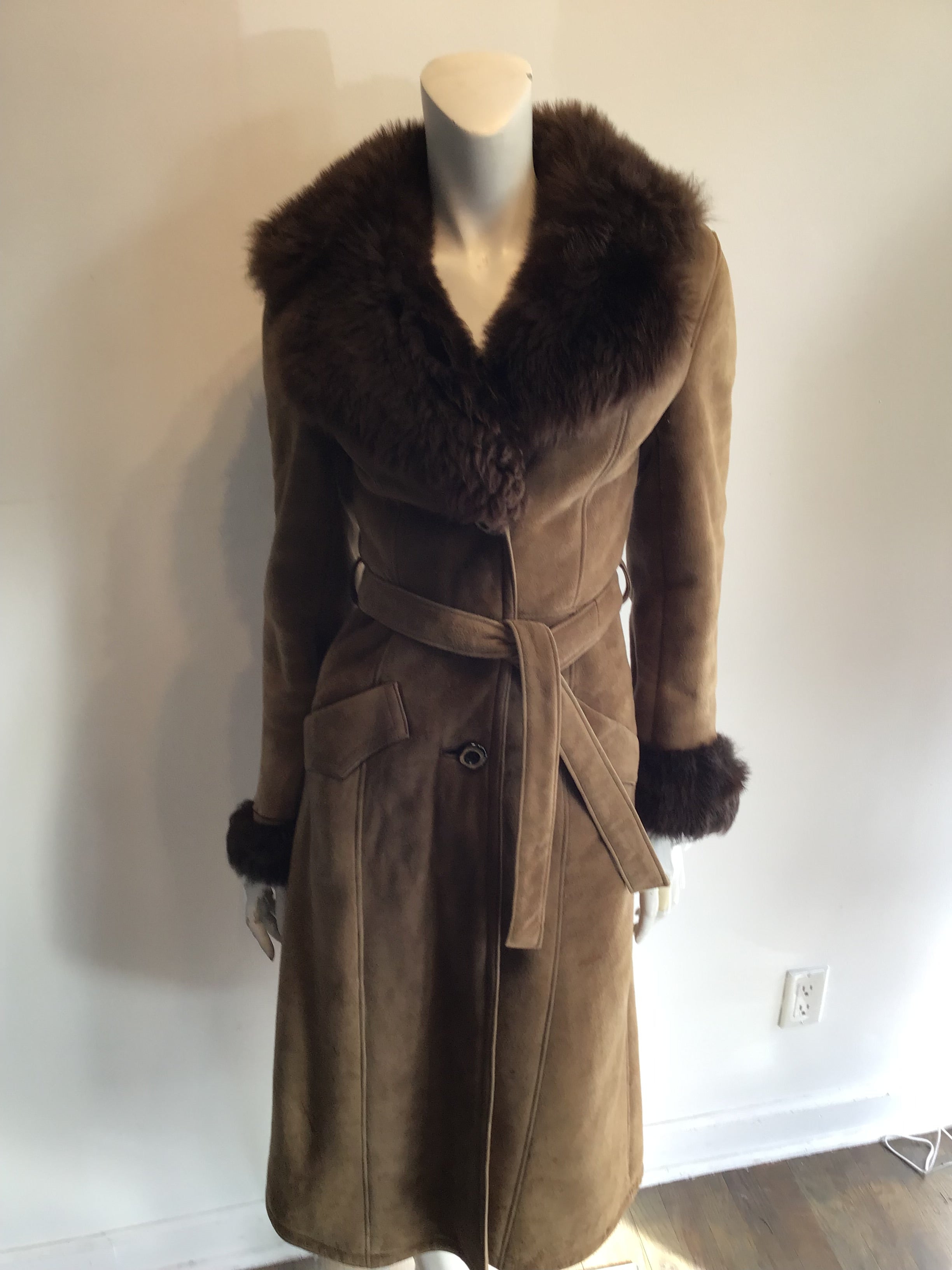 1970s Tan Suede Coat with Faux Fur Lining Size 6