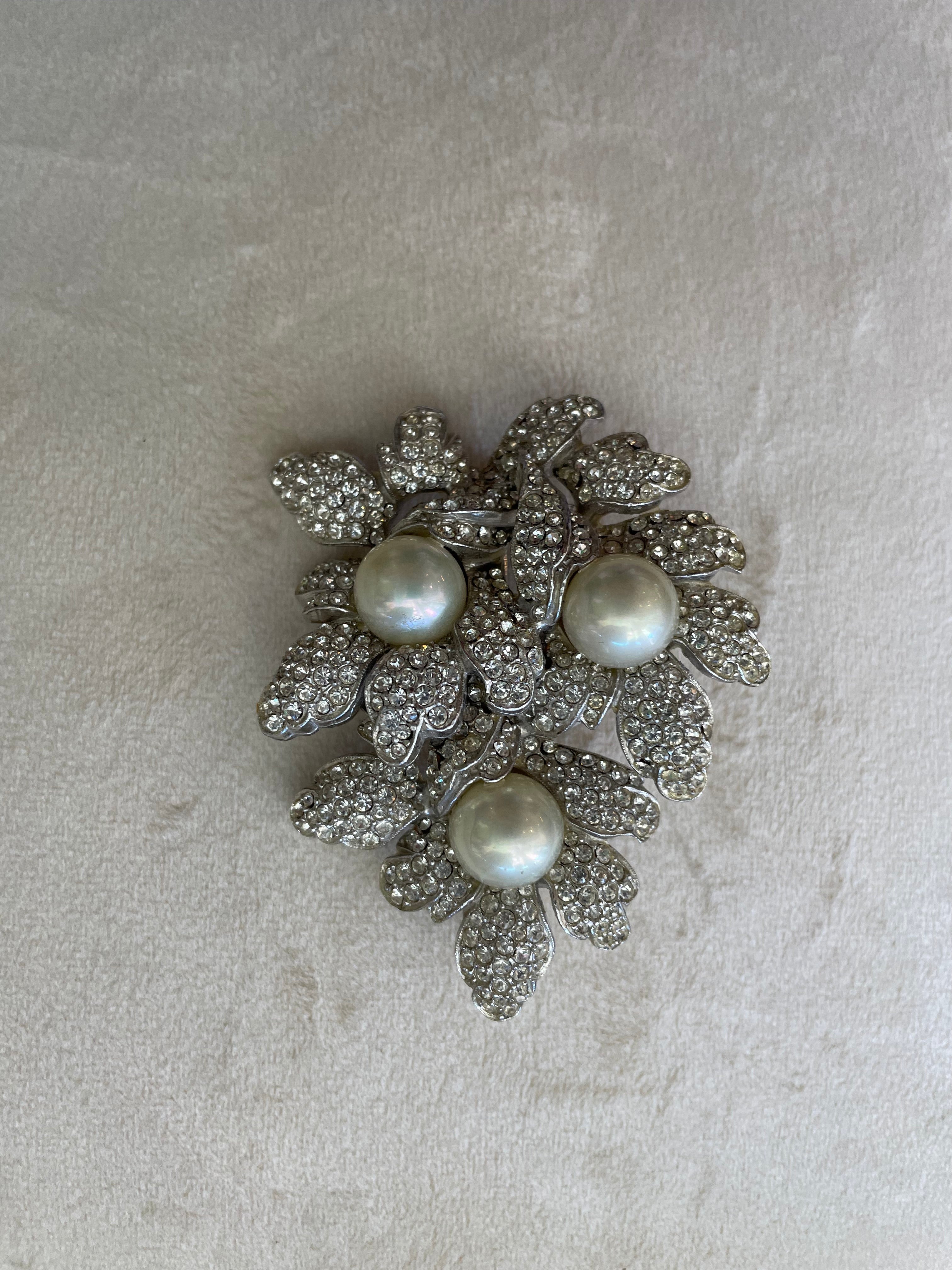 Vintage 1980s  Mimi Pearl and Rhinestone Pin / Brooch