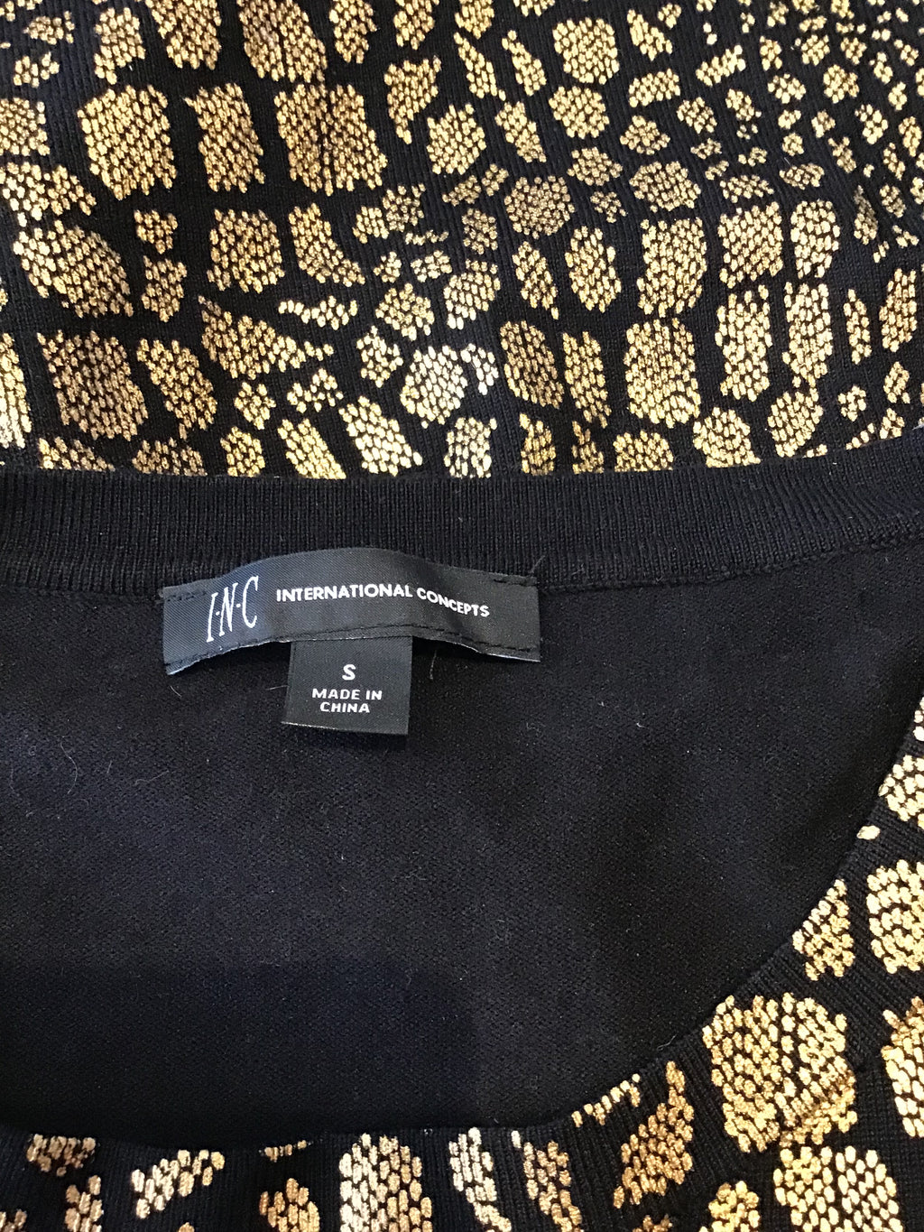 2000’s Gold/Black Rayon INC International Concept Top Size Small