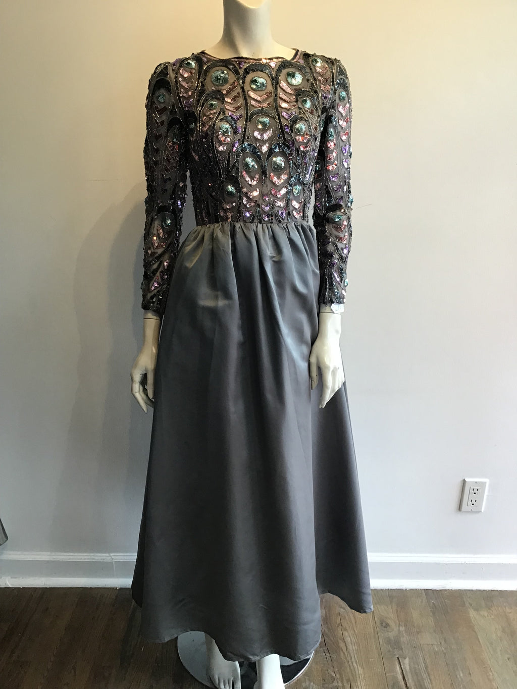 1970’s Silk Sequins Gray Victoria Royal LTD Evening Dress Size 4