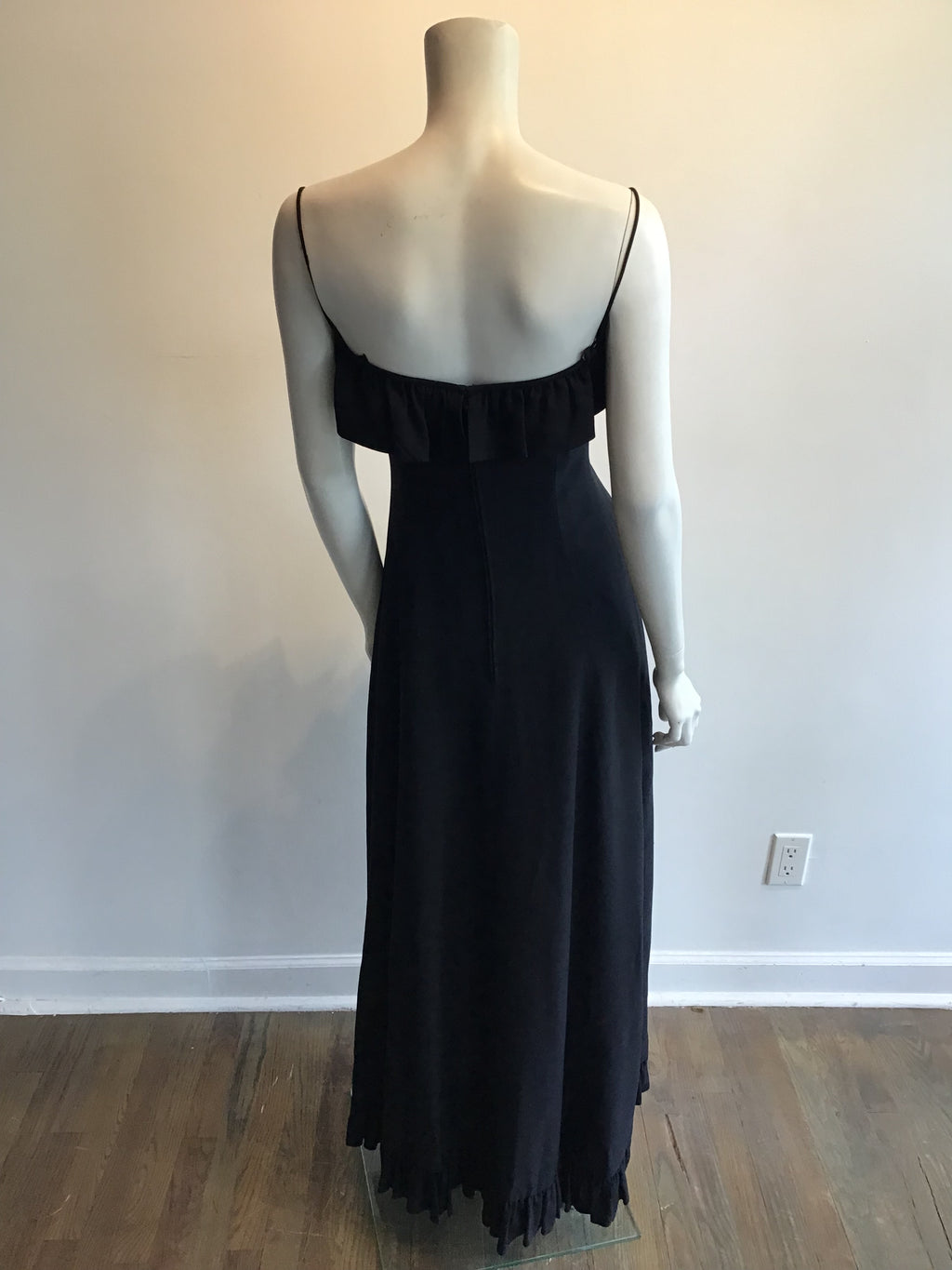 Late 1930s Silk Crepe Gown with Matching Cape Size 8