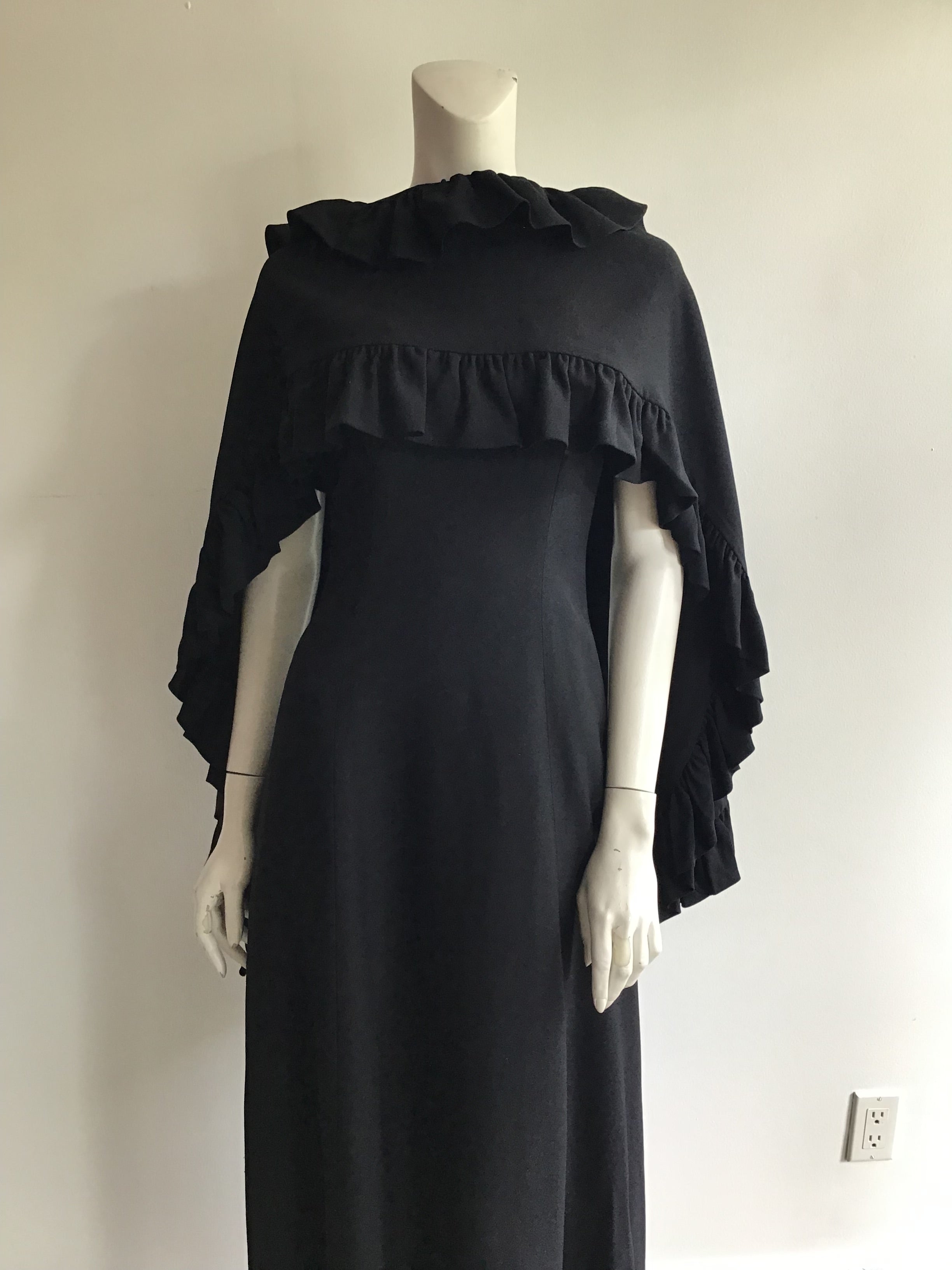 Late 1930s Silk Crepe Gown with Matching Cape Size 8