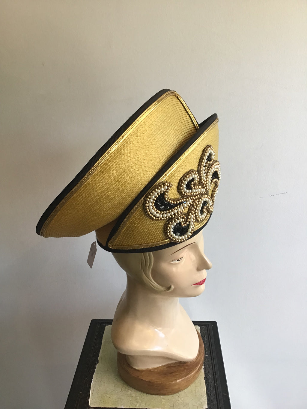 1990s Straw hat done in the 1940s Style