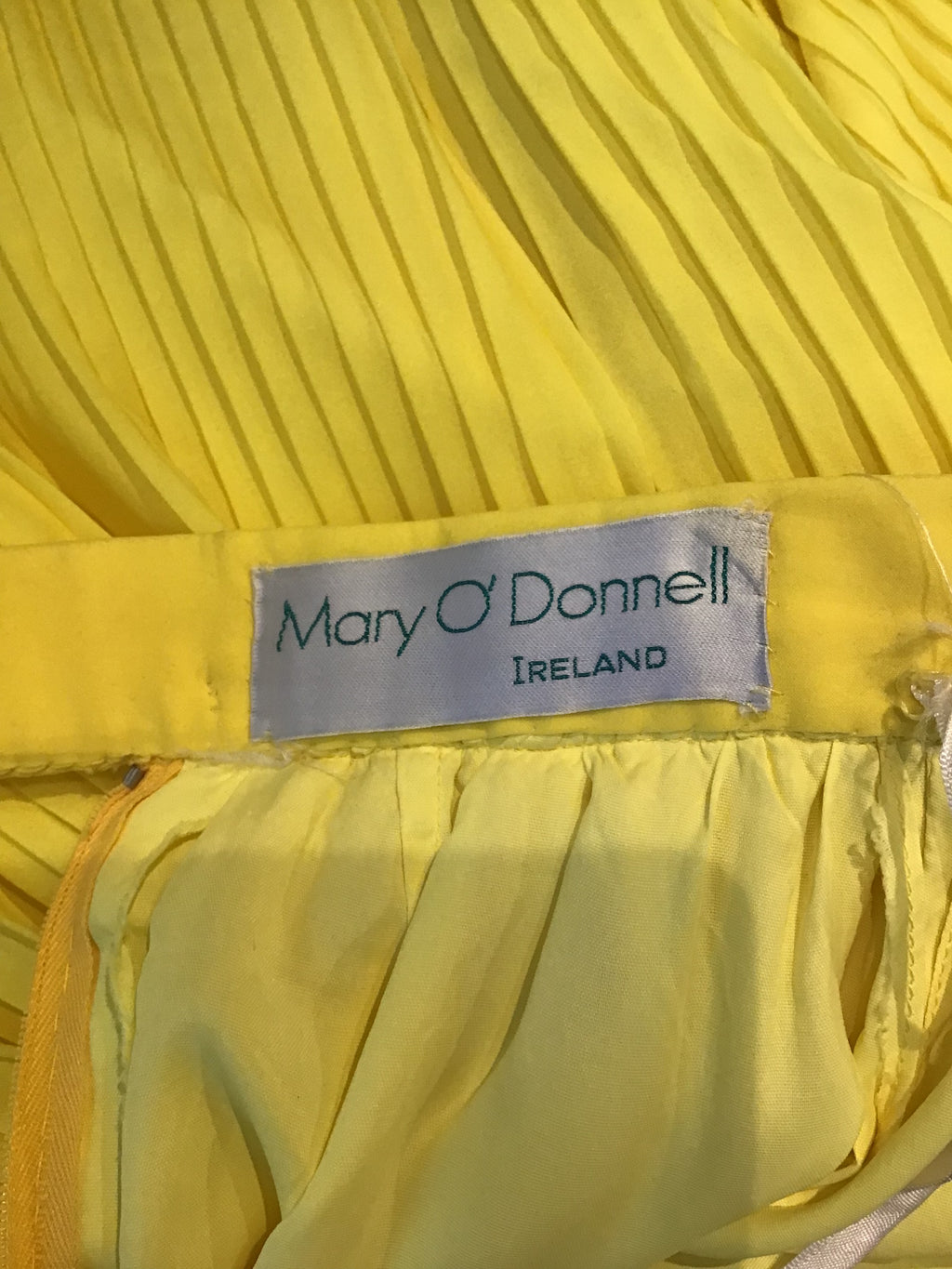 1980’s Canary Yellow Mary O’Donnell Silk blend Pleated Skirt Size 3/4