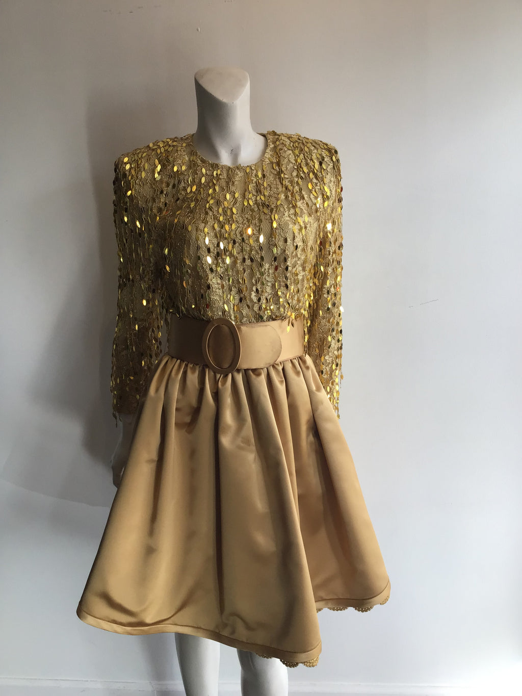 1991 Bill Blass Gold Rayon Blend Sequined Dress Size 8