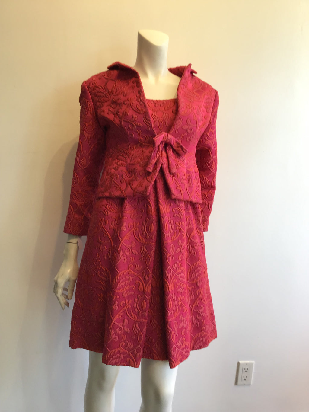 1960’s Sarmi Pink Silk Brocaded dress with Jacket Size. 6