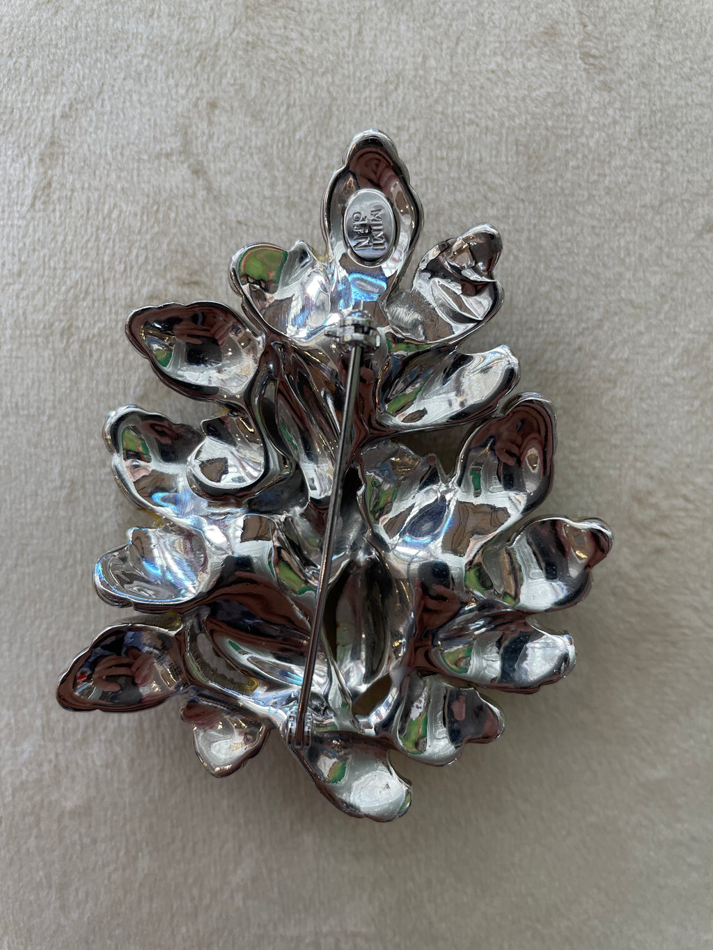 Vintage 1980s  Mimi Pearl and Rhinestone Pin / Brooch