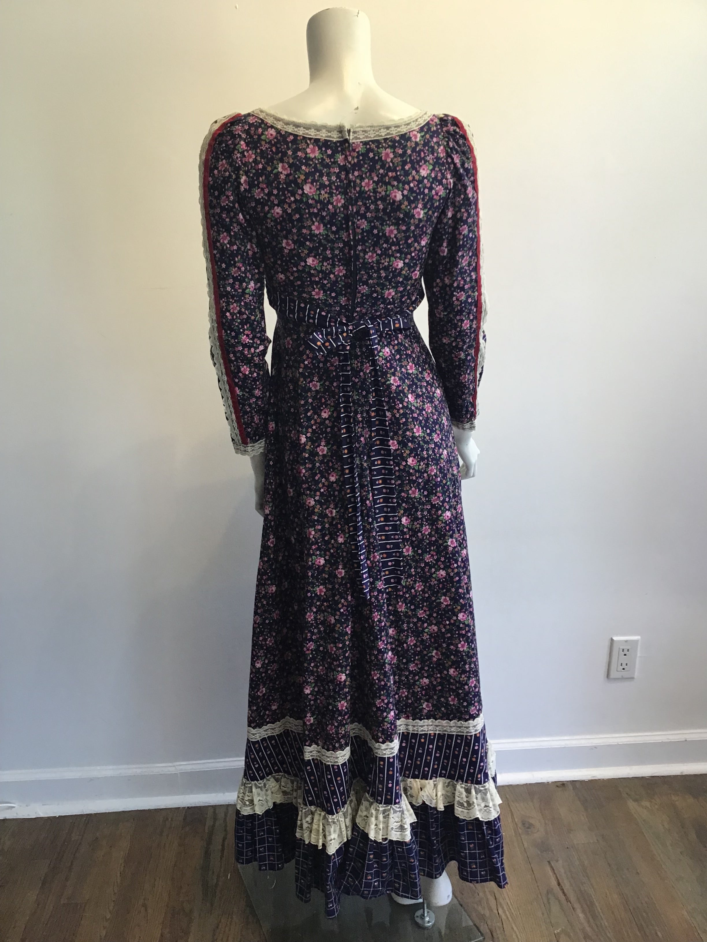 1970’s GUNNE SAX vintage cheapest Floral Prairie Dress size 6