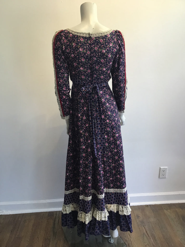 1970s Gunne Sax Blue and Pink Floral Cotton Prairie Dress Size 4
