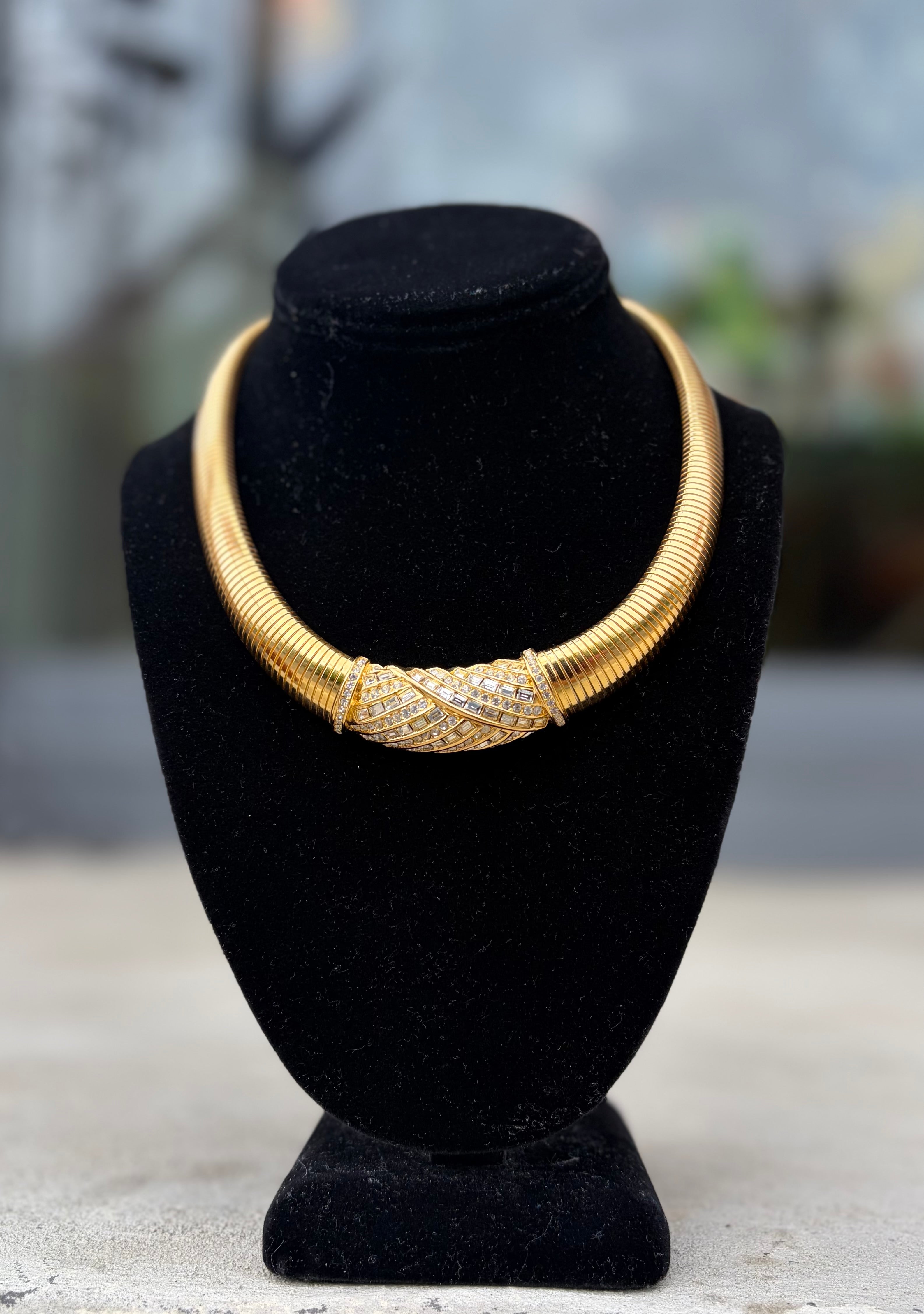 CHRISTIAN DIOR VINTAGE 80S GOLD CHOKER WITH RHINESTONE CRYSTAL CENTERPIECE