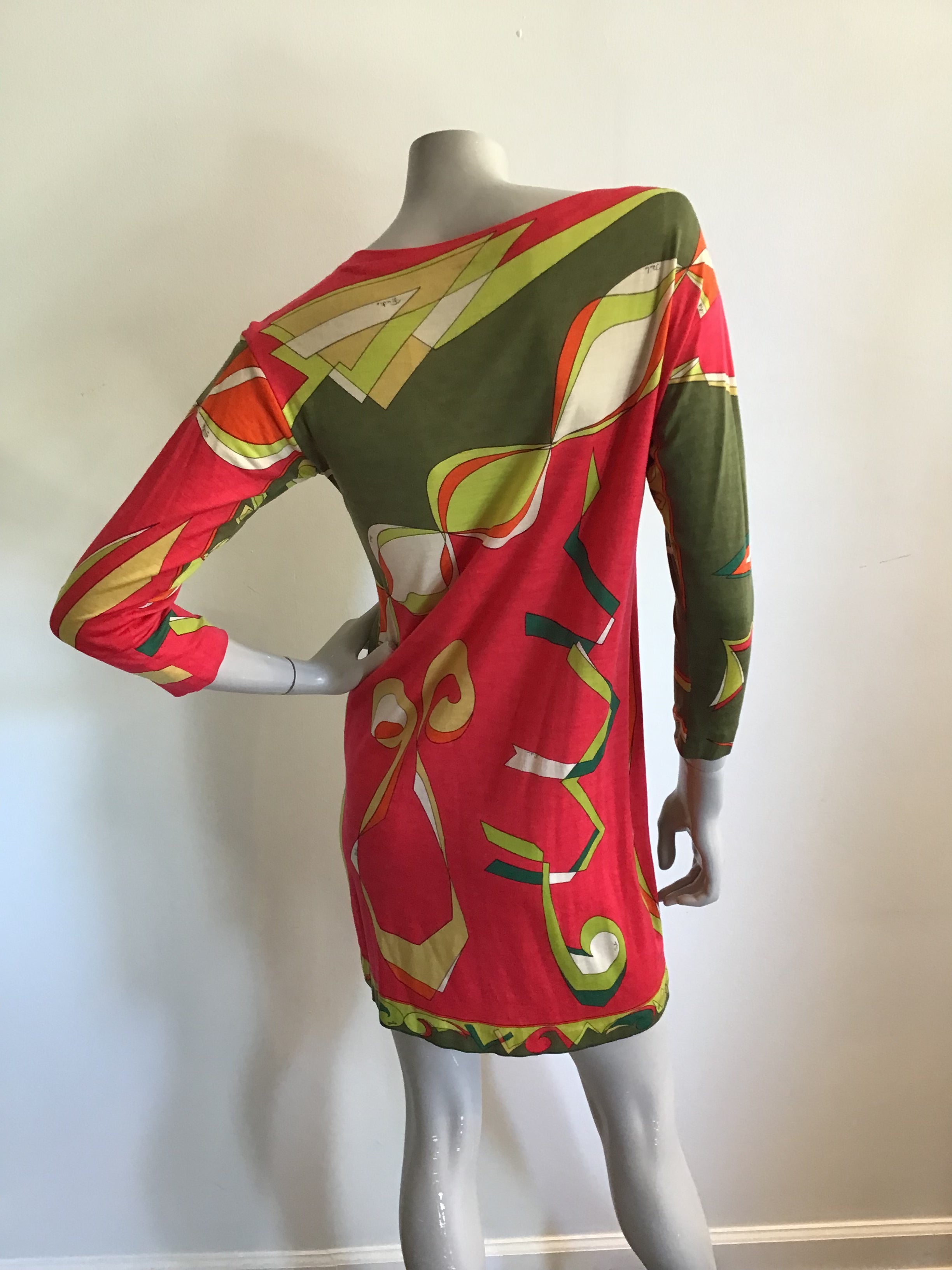 1960s Emilio Pucci Green and Red Cashmere/silk blend printed Shift Dre Sophia's Gallery 1960s Emilio Pucci Green and Red Cashmere/silk blend printed Shift Dre Sophia's Gallery