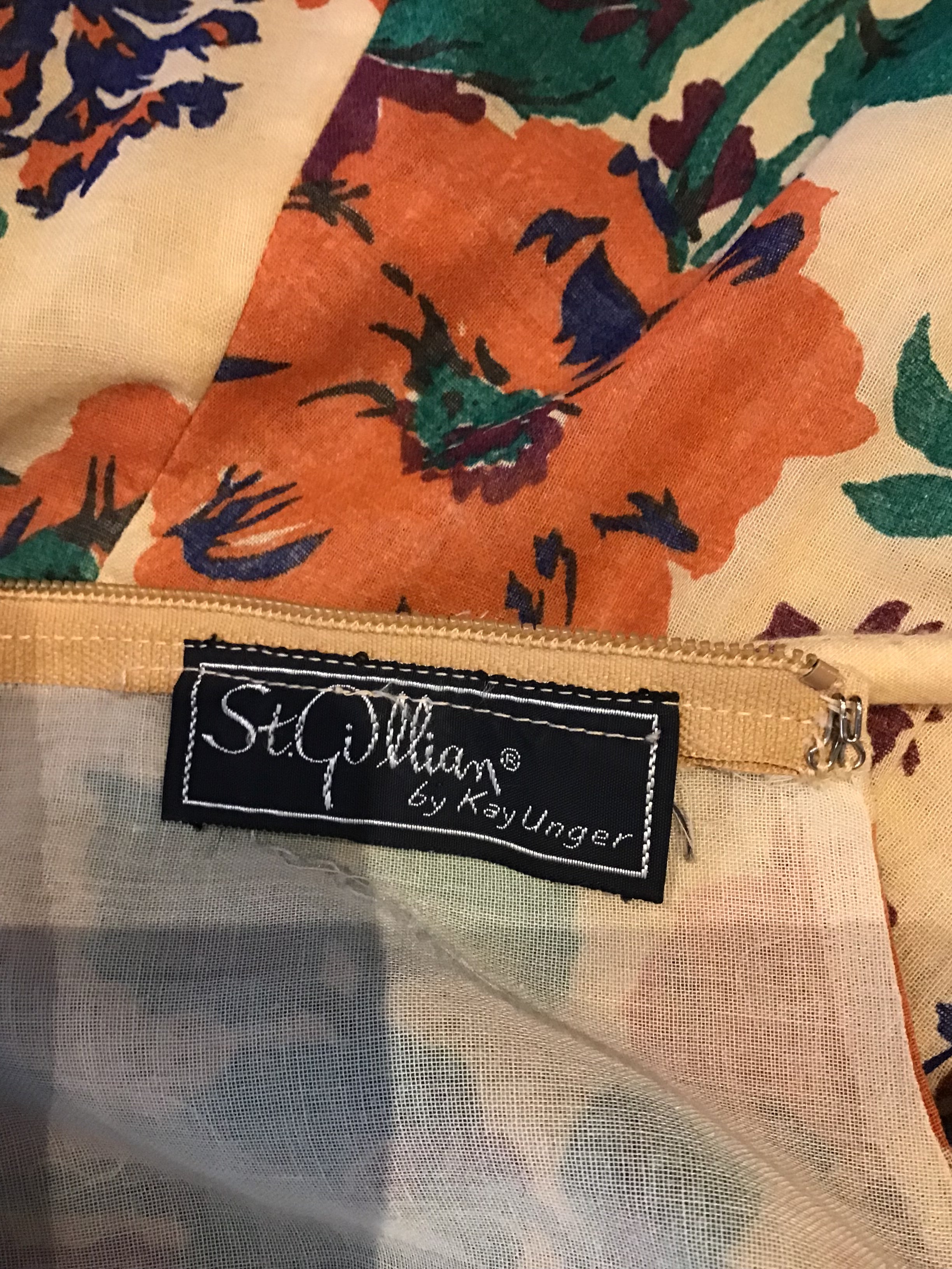 1970's St Williams  by Kay Unger 2 piece floral ensemble