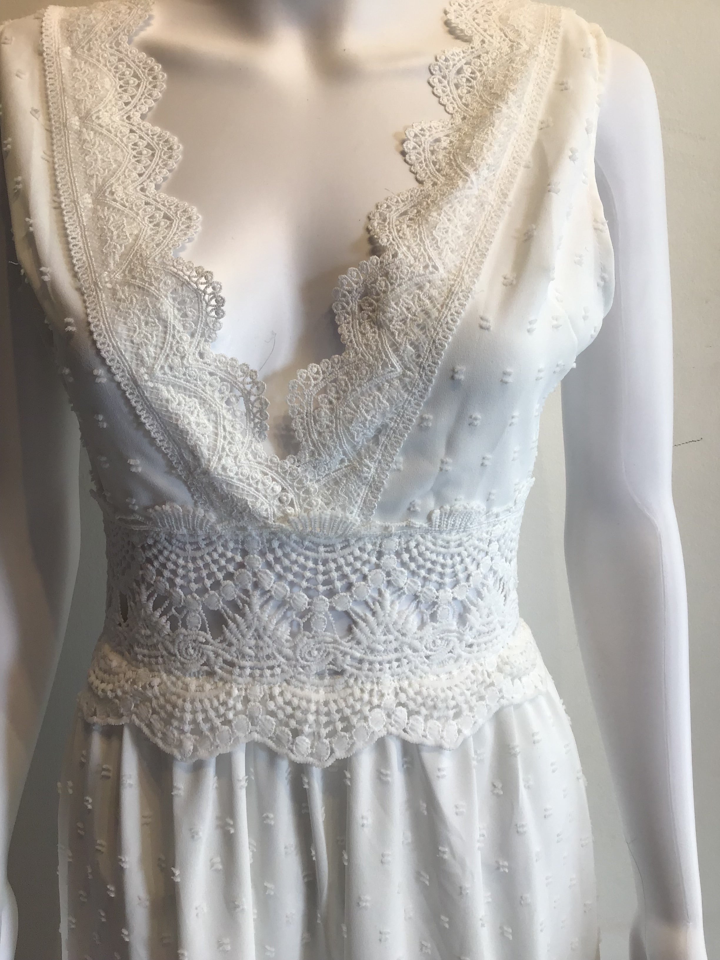 2000’s White Cotton and Lace Maxi Dress Size 8