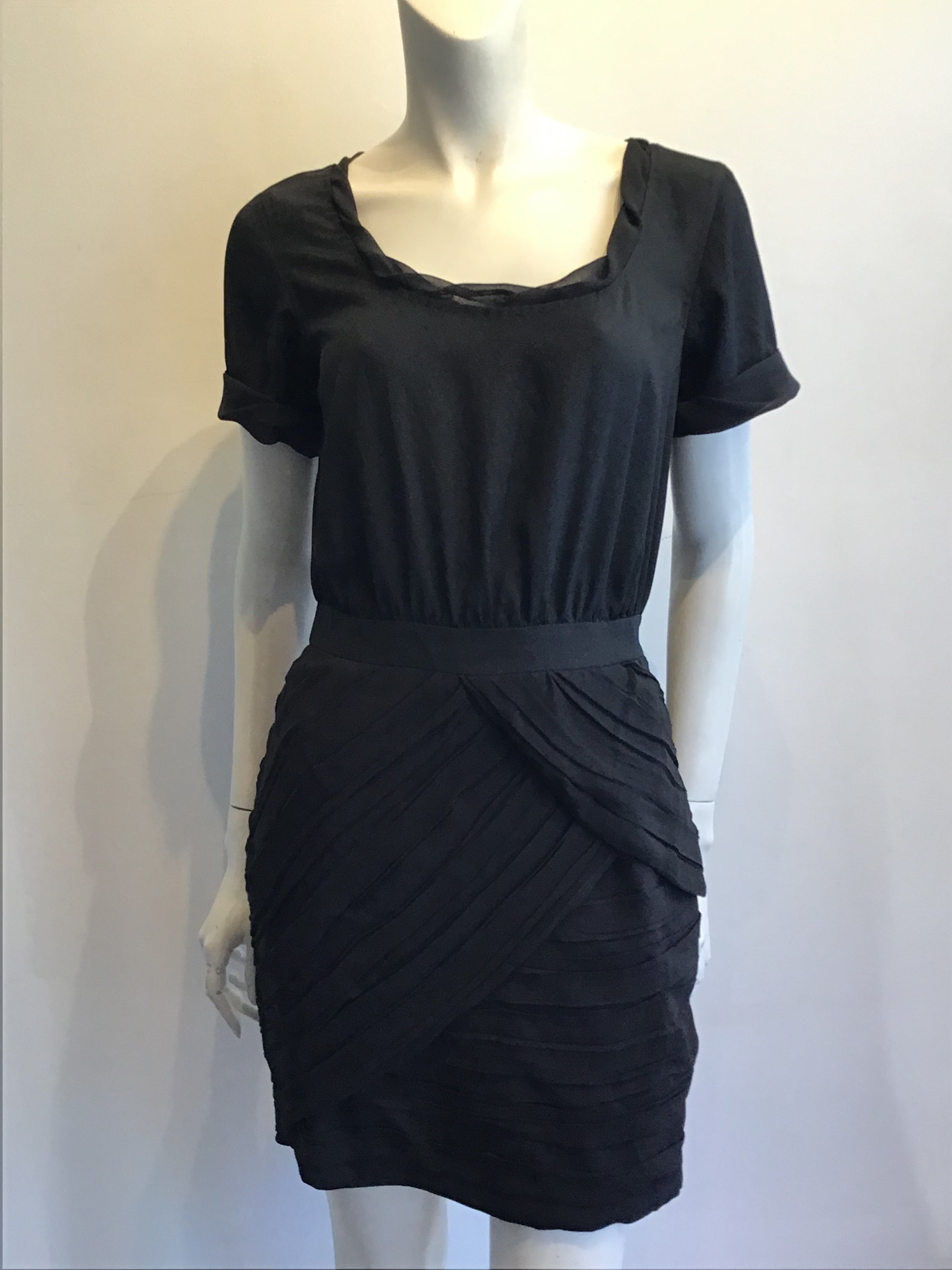 1980s Black Polyester Pleated Diane Von Fürstenberg Dress Size 8