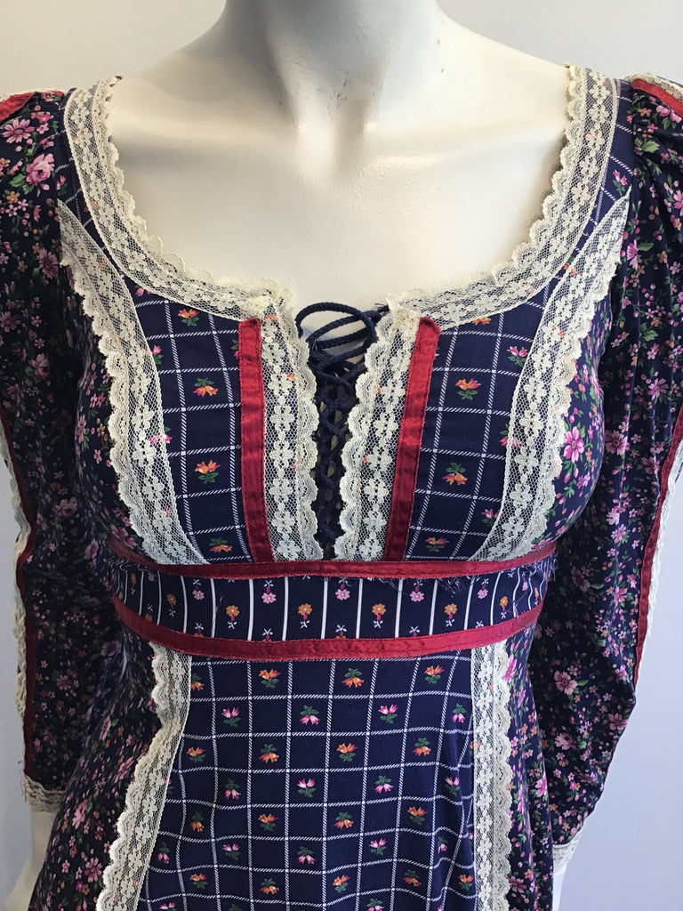 1970s Gunne Sax Blue and Pink Floral Cotton Prairie Dress Size 4