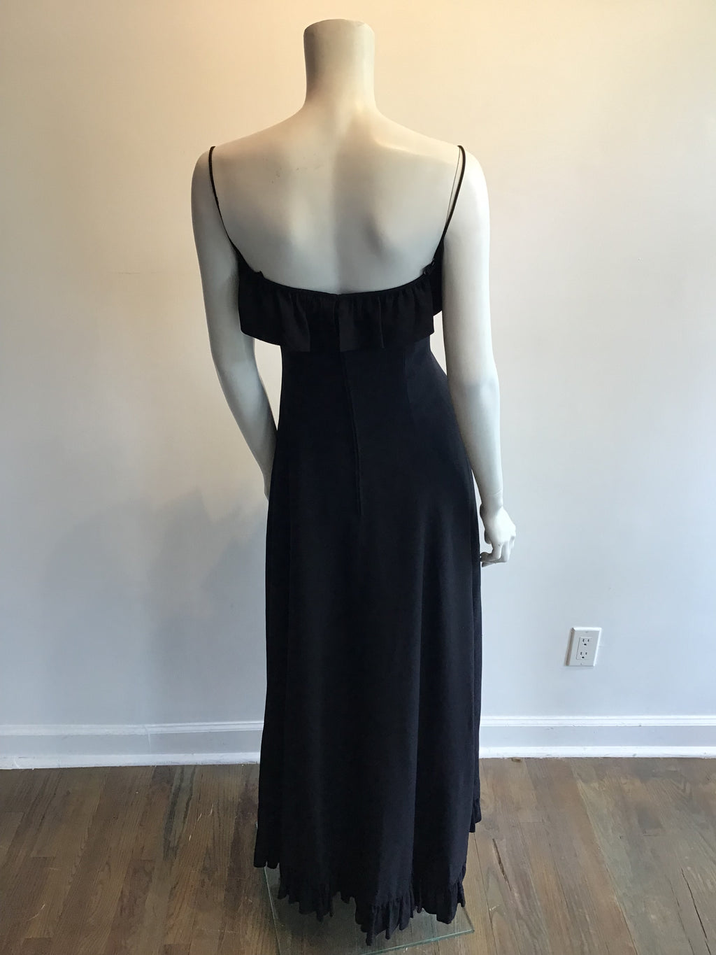 Late 1930s Silk Crepe Gown with Matching Cape Size 8