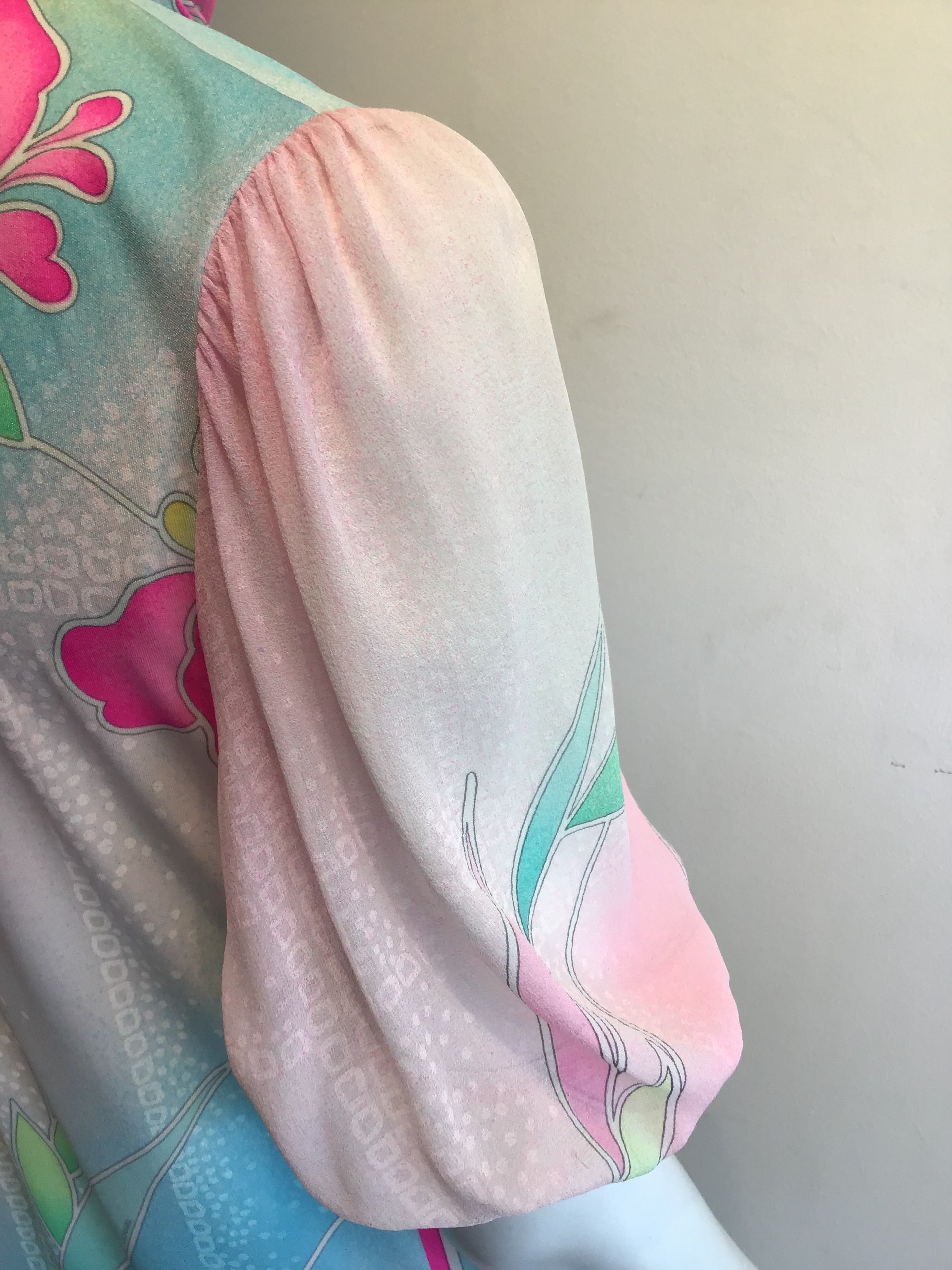 1970’s Silk Jersey Floral Printed Leonard of Paris. Dress with Scarf Size 8
