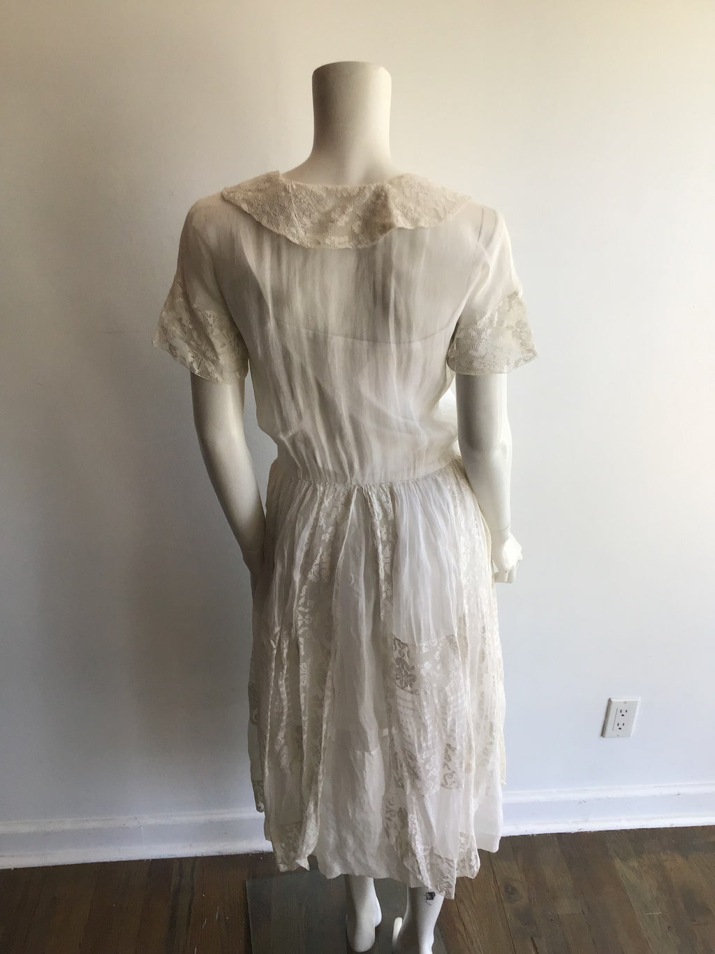 1918 White Cotton Lawn Dress Size 8