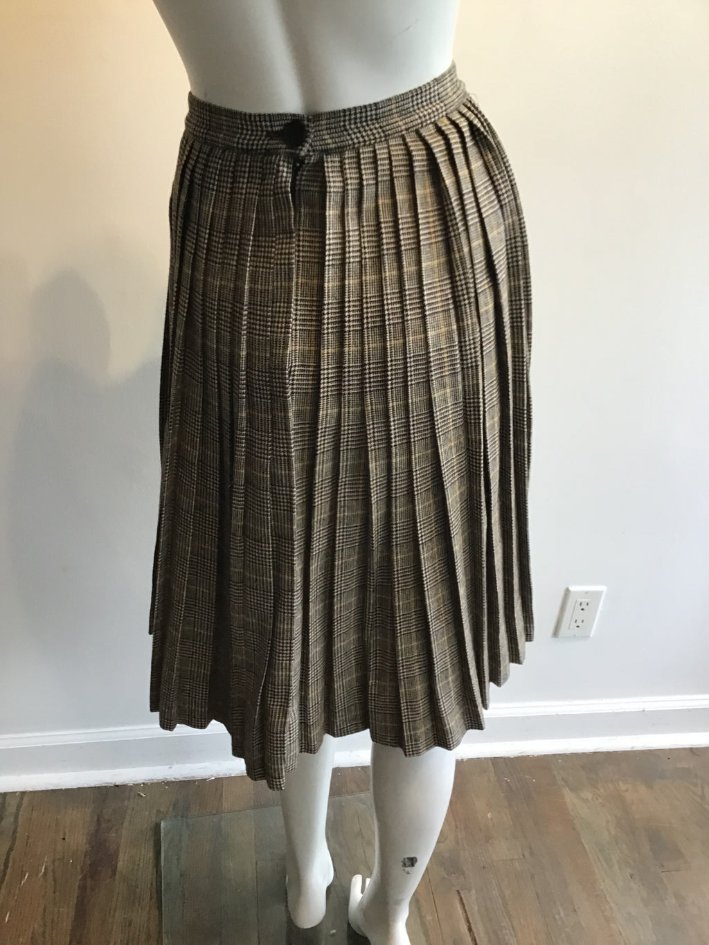 1960’s Wool Plaid Kilt Skirt Size 8