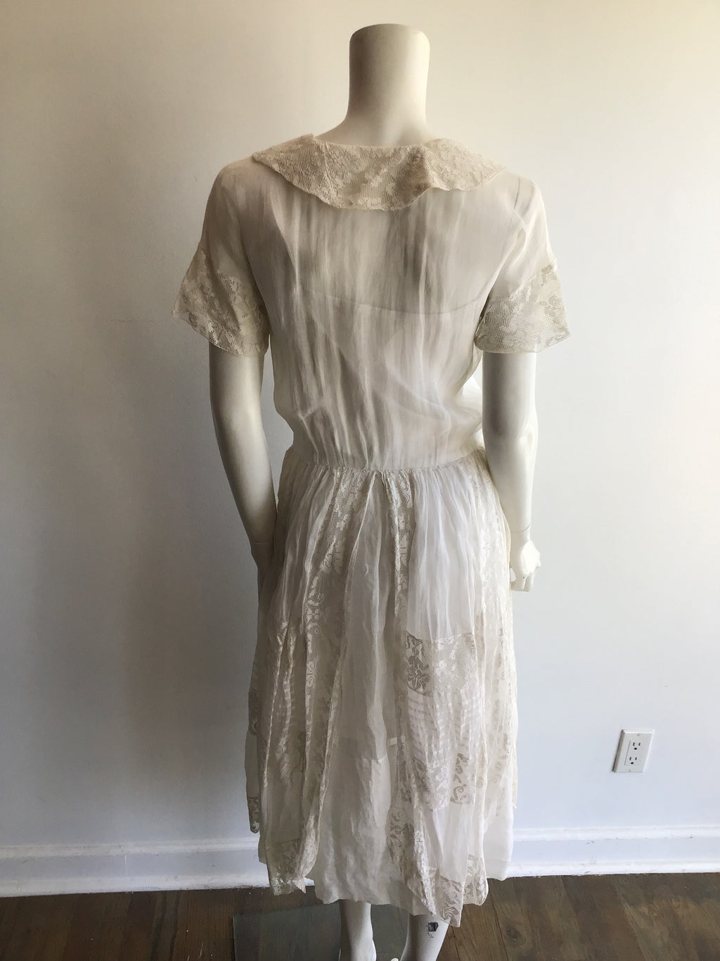 1918 White Cotton Lawn Dress Size 8