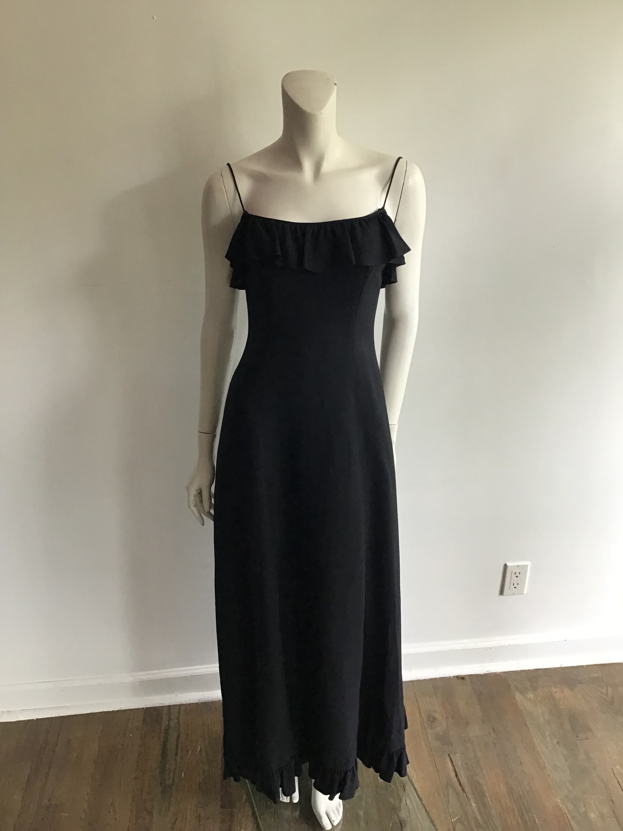 Late 1930s Silk Crepe Gown with Matching Cape Size 8