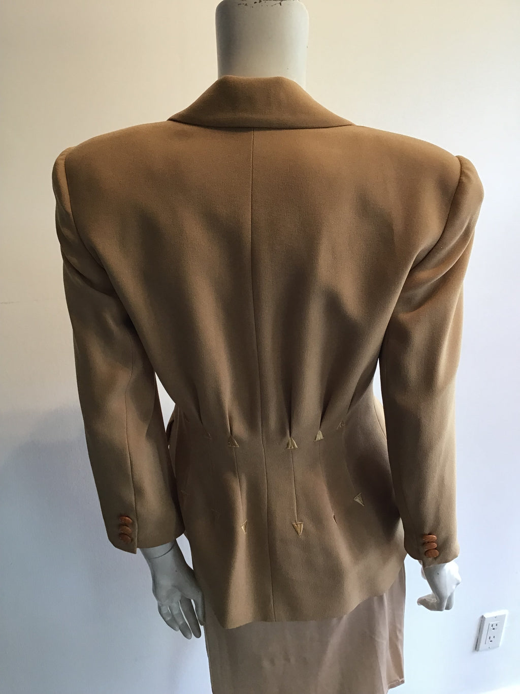 1980’s Tan Rayon Zelda Jacket Size 8