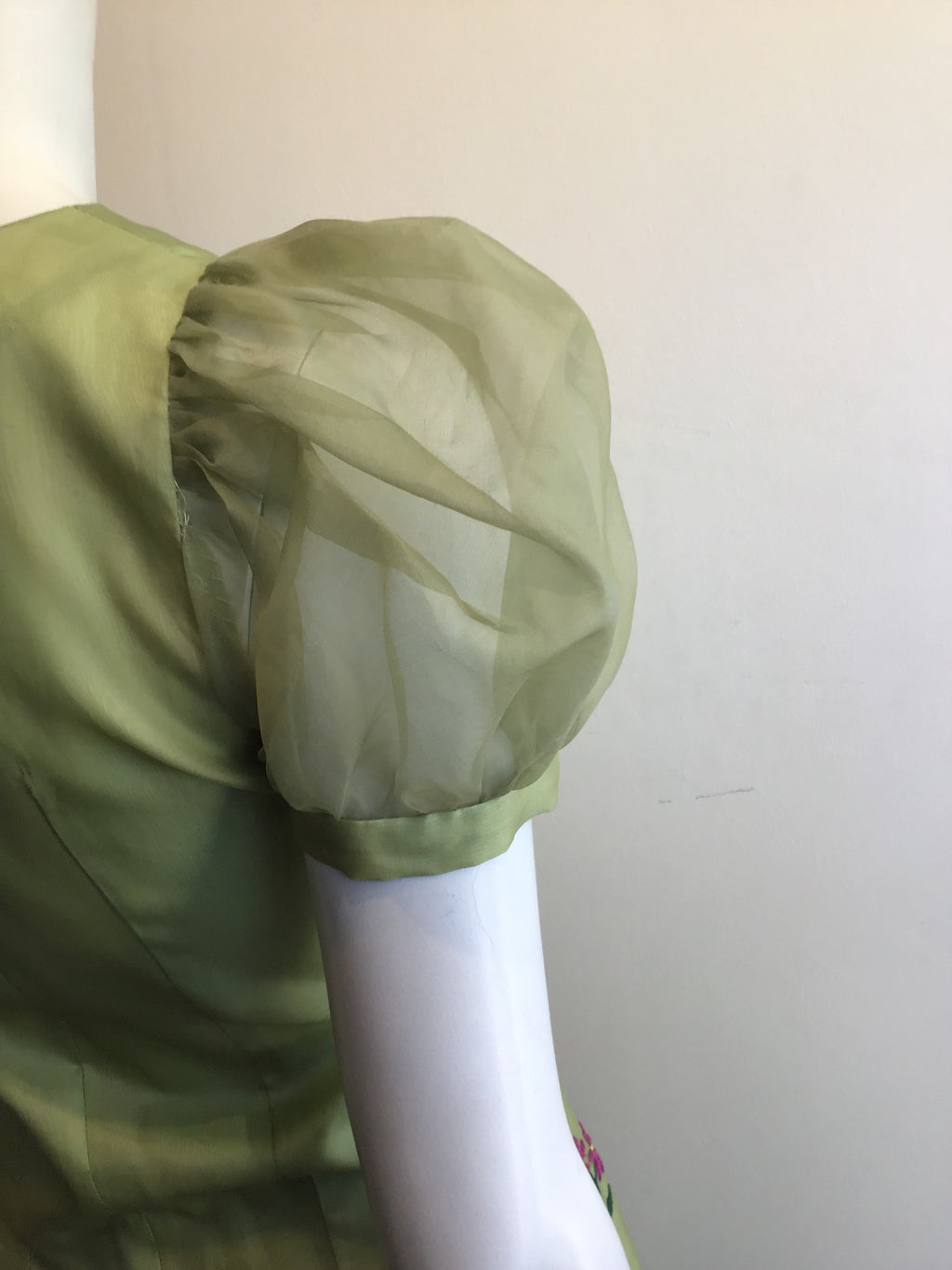1980’s Celery Green 2 piece Silk Mary O’Donnell Evening Ensemble Size 2
