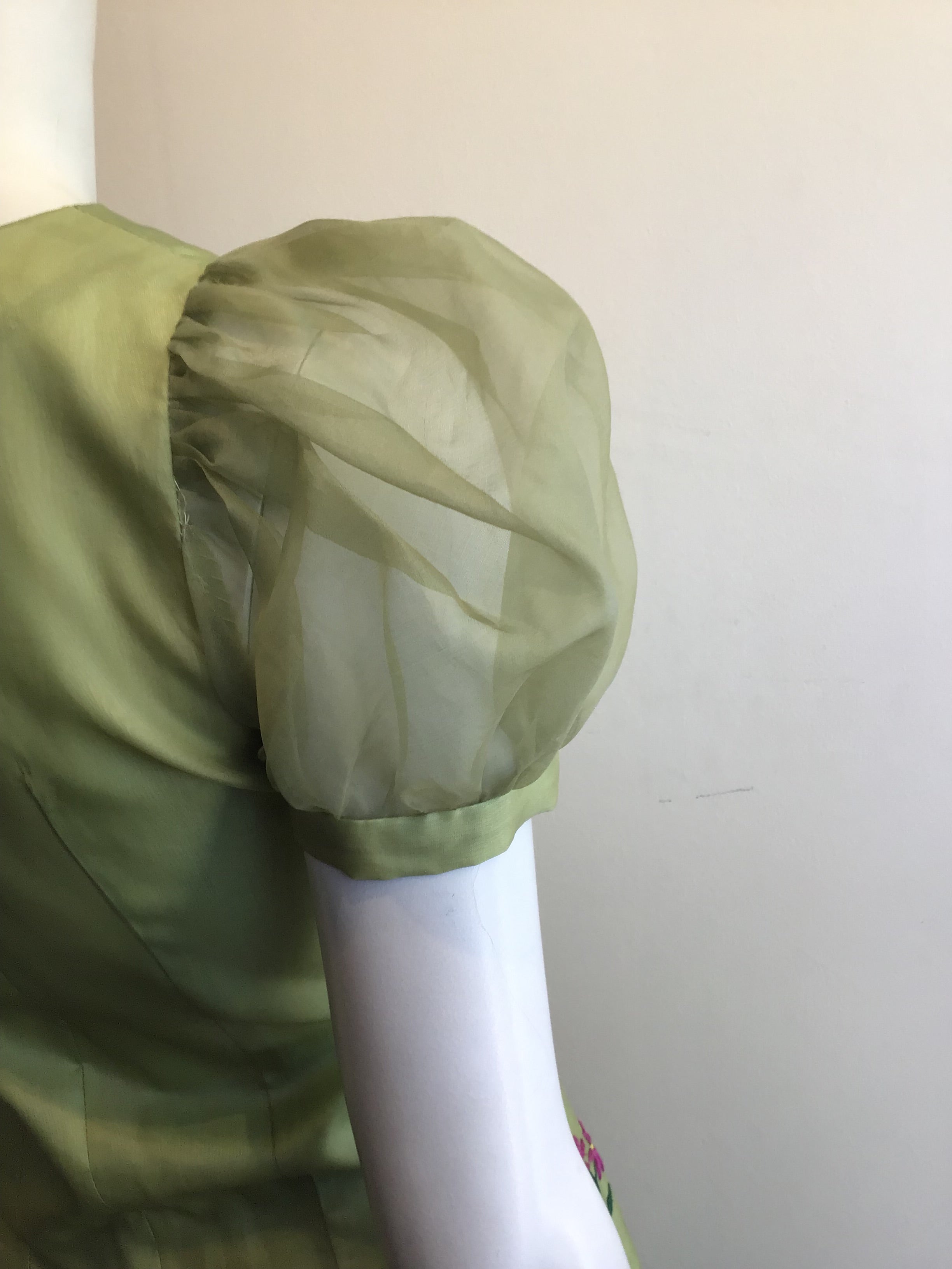 1980’s Celery Green 2 piece Silk Mary O’Donnell Evening Ensemble Size 2
