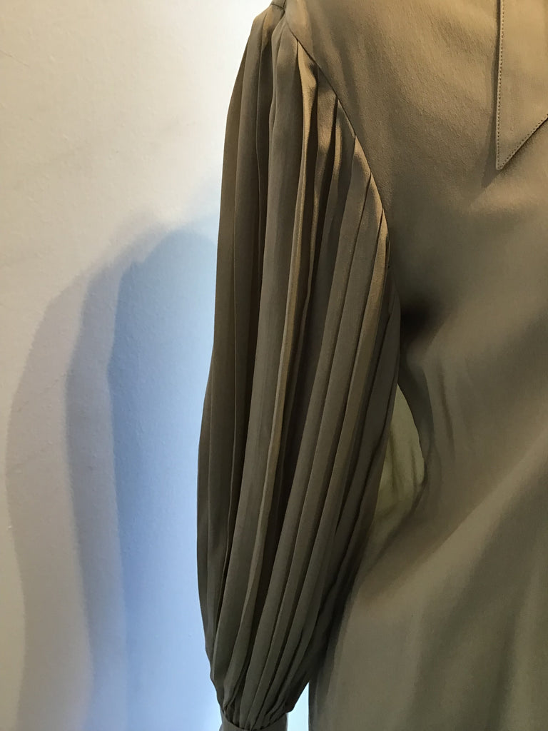 Late 1980s Valentino Taupe Silk Blouse with Pleated Sleeves Size 8