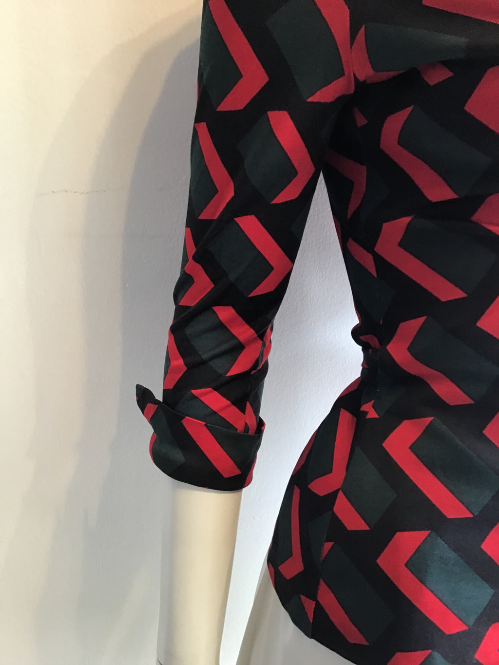 2000 Diane Von Fürstenberg Red and Black Top Size 6
