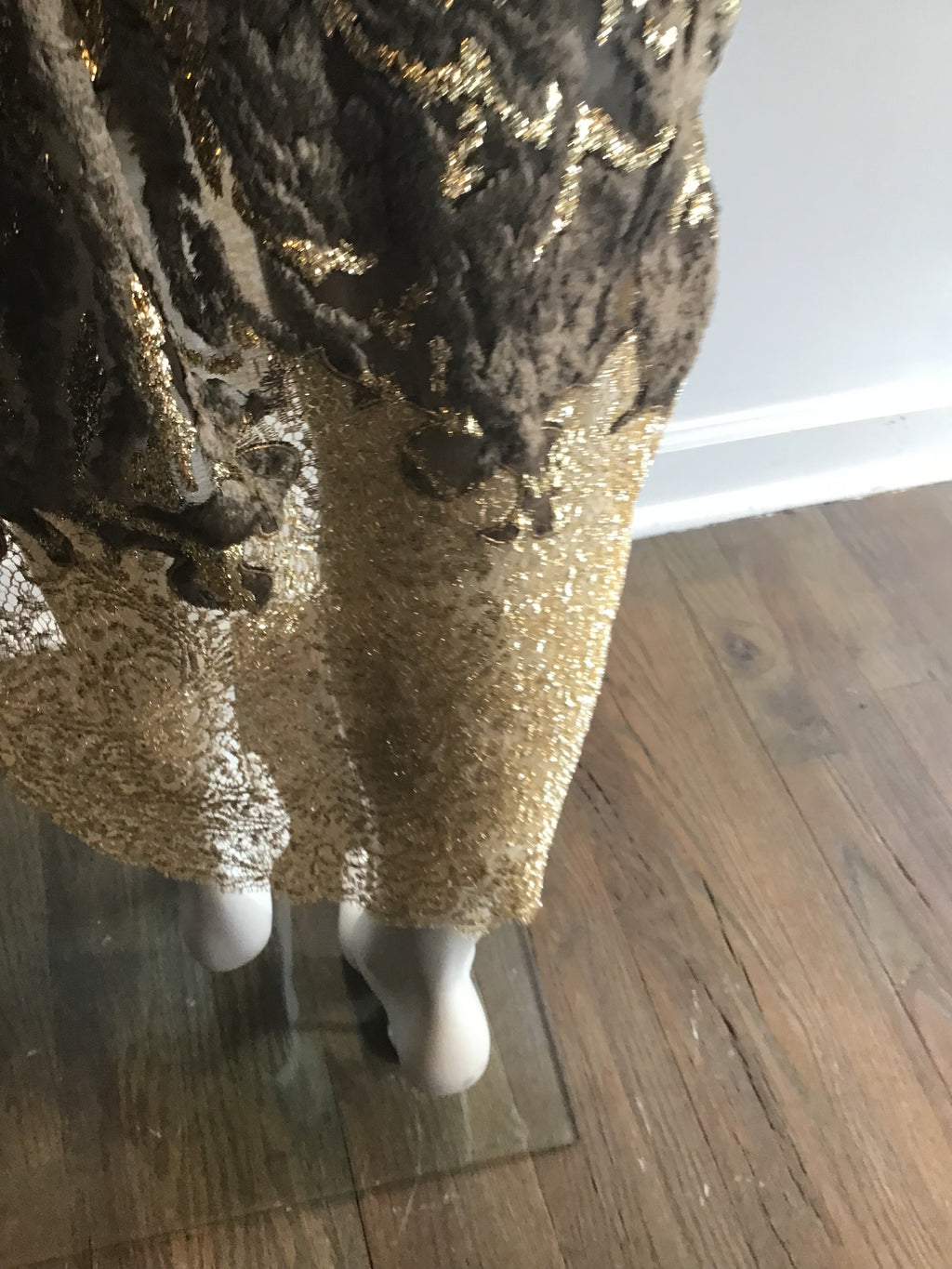 1980s Oscar de La Renta Gold Lace and Flocked Velvet Chemise Style Cocktail Dress with belt Size 8