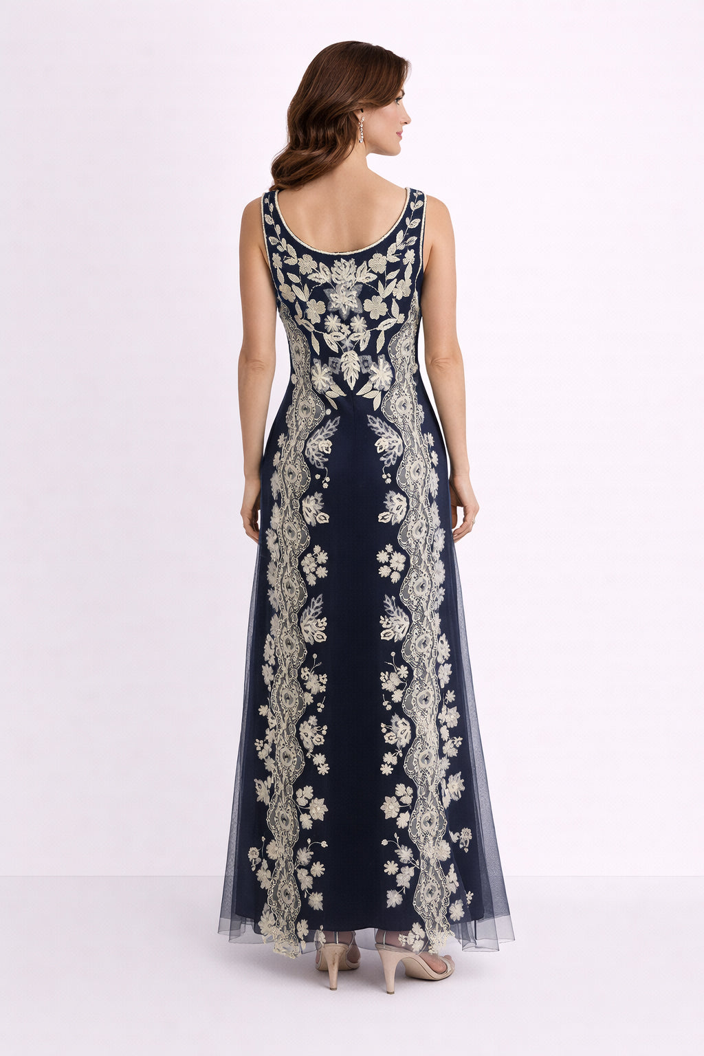Vintage 2000, Carolina Herrera Midnight blue with Appliqued Ivory lace and beads Evening Gown size 10