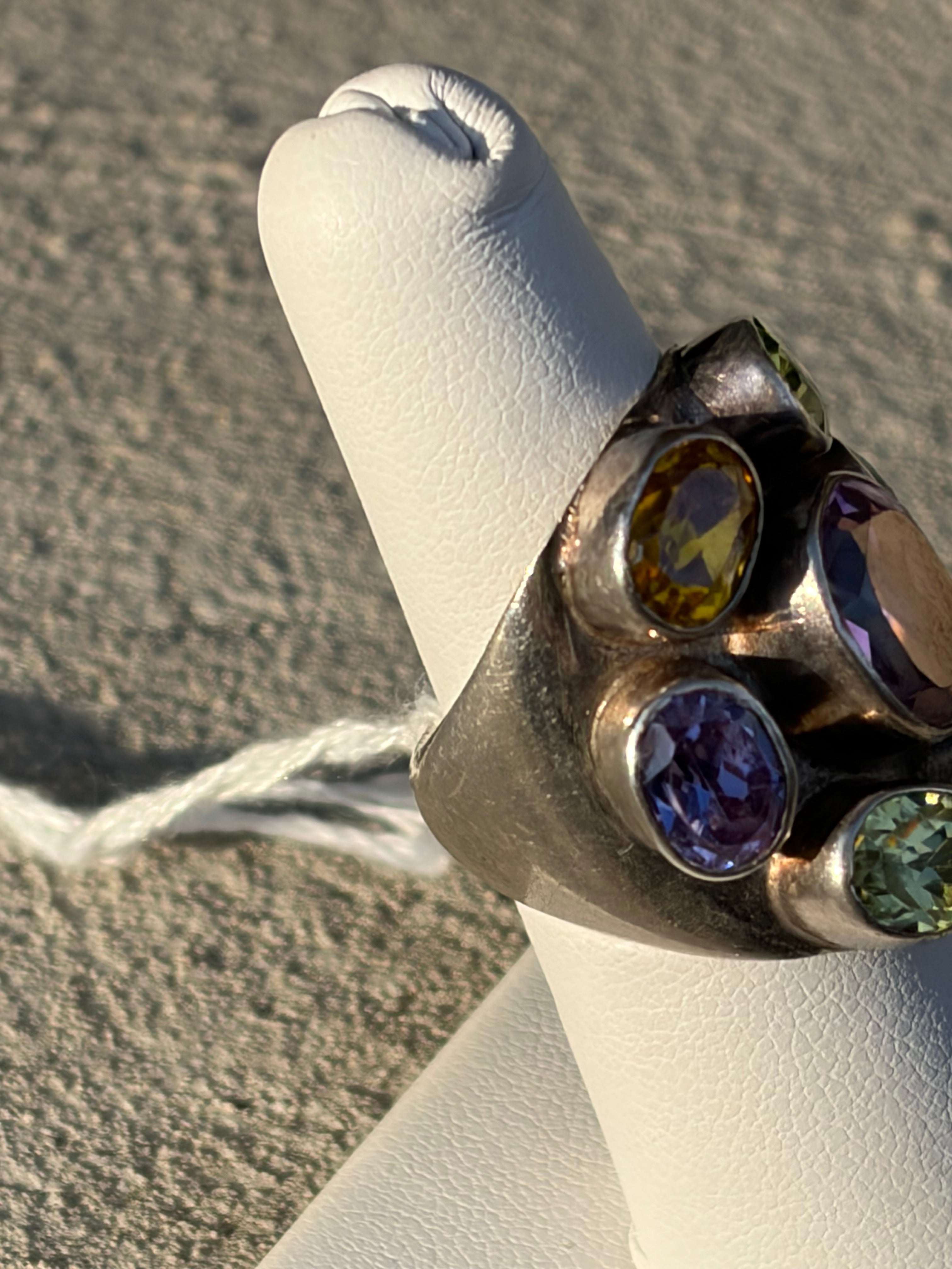 1980S STERLING RING WITH SEMI PRECIOUS STONES  SIZE 7