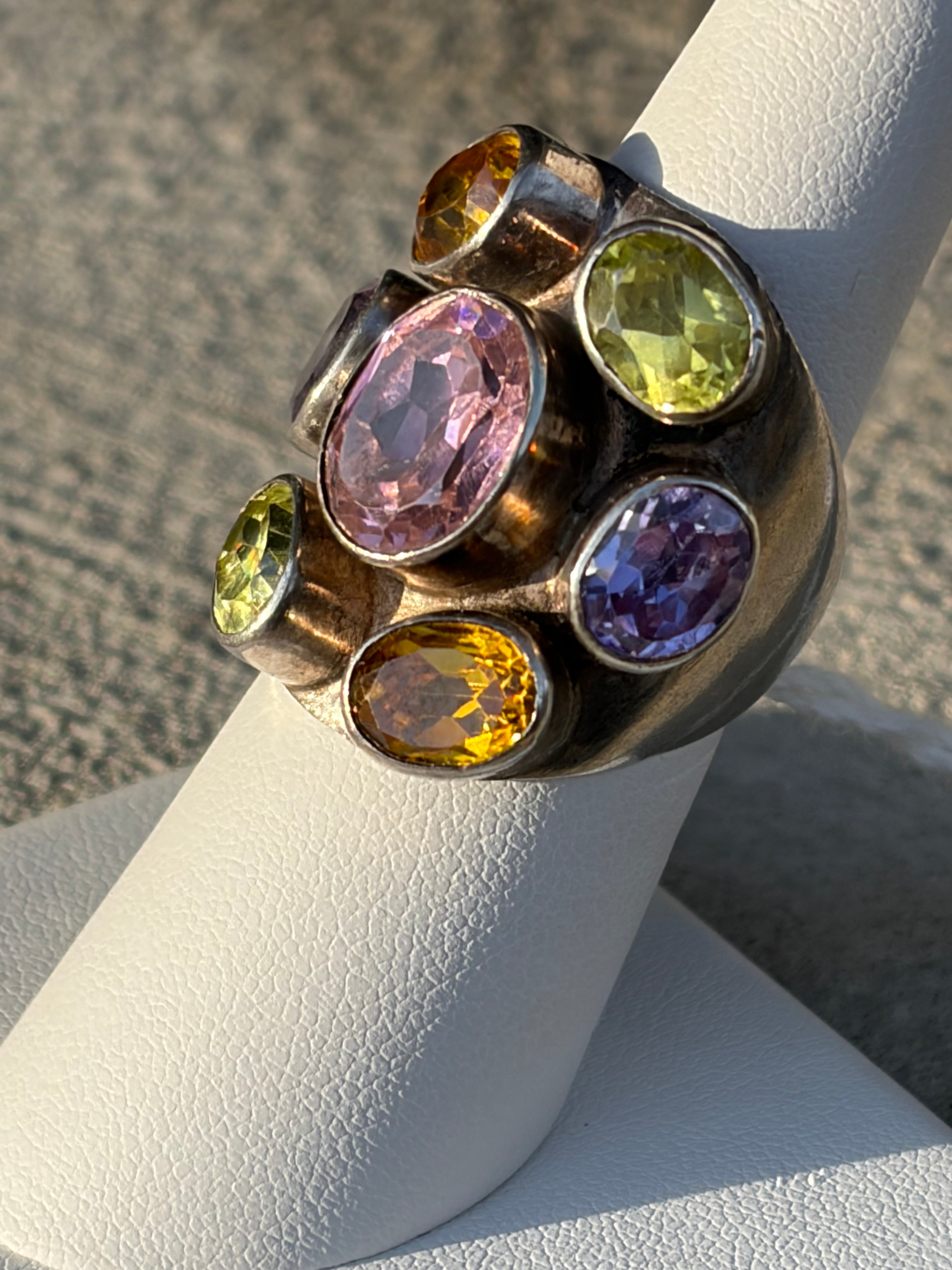 1980S STERLING RING WITH SEMI PRECIOUS STONES  SIZE 7