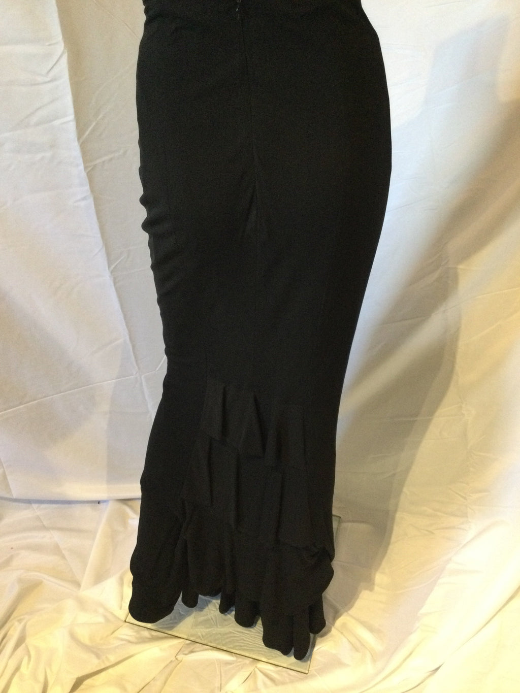 182303