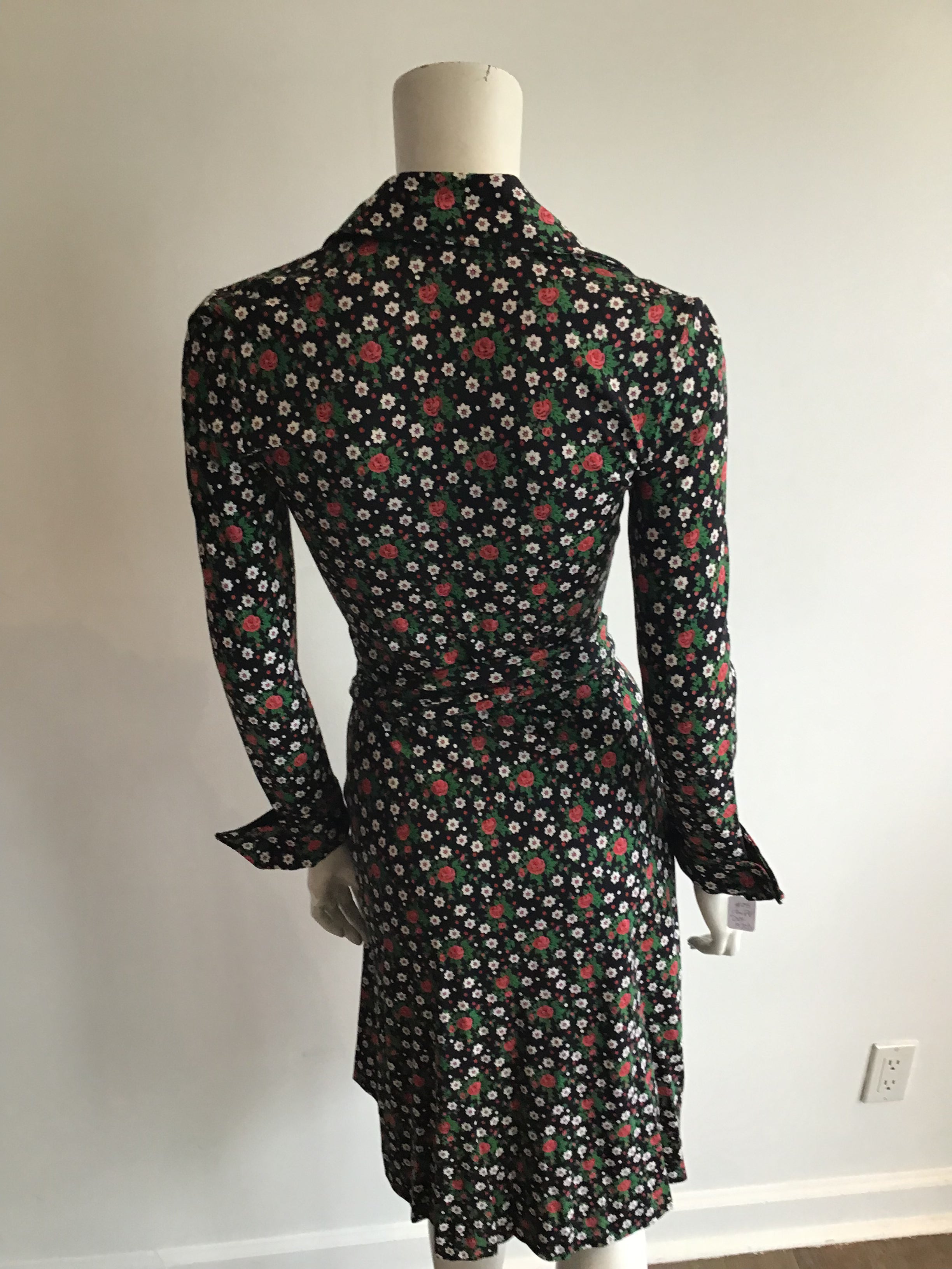 1970s Diane Von Fürstenberg Cotton and Rayon short floral Wrap Dress size 6