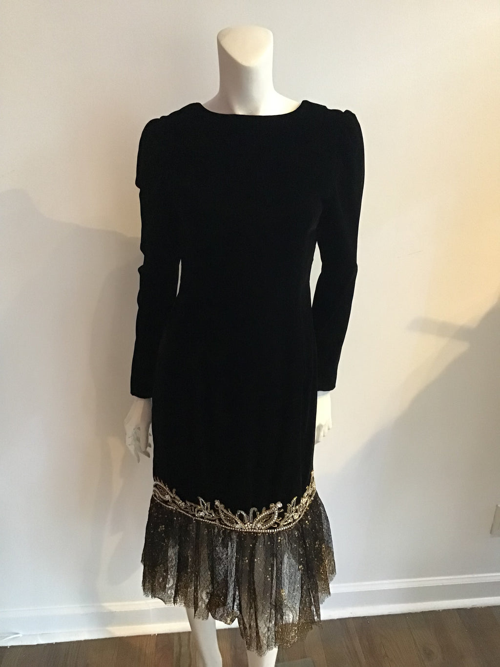 1980's Oscar de La Renta Black  Velvet Gold Metallic Lace hemmed Dress size 8