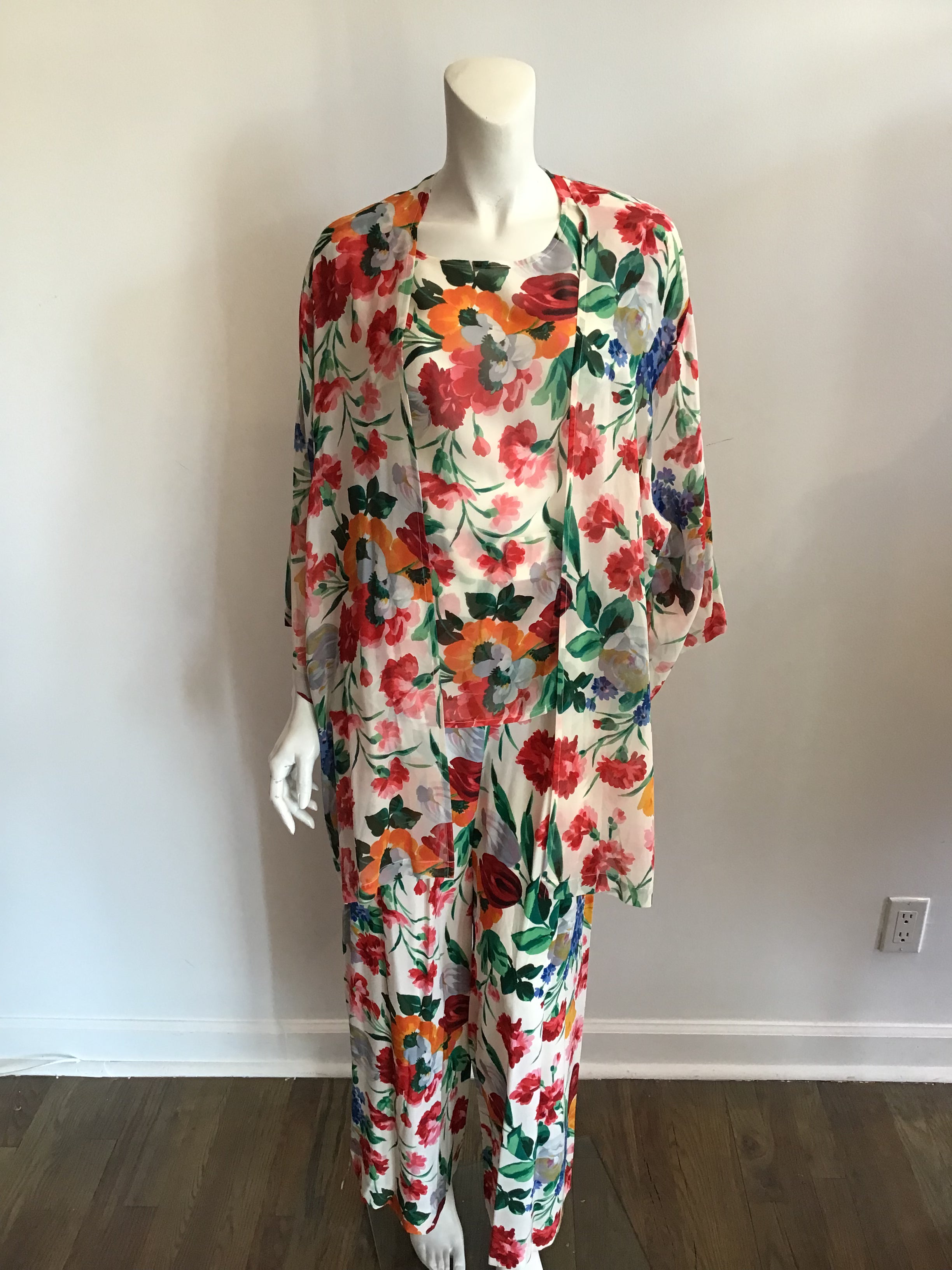 Mary Ann Restivo 4 piece Lounging ensemble