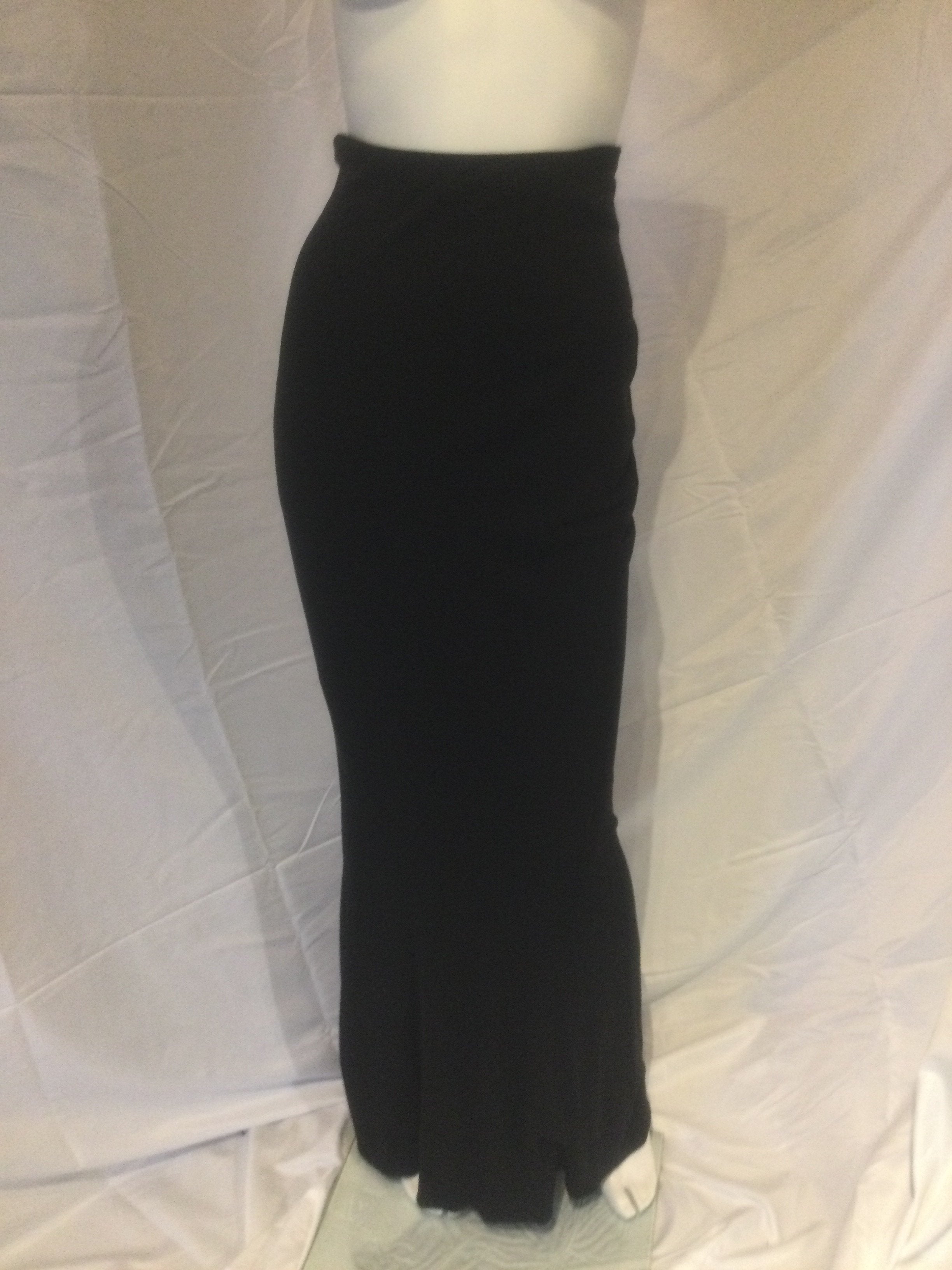 richard tyler 1990s black fitted evening skirt with fishtail back