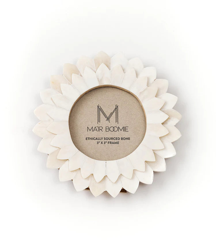 Matr Boomie Amalesh Flower Frame