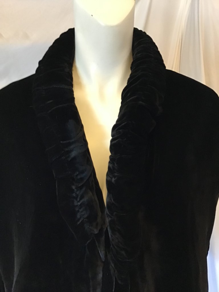1930s Vintage Black Velvet evening jacket